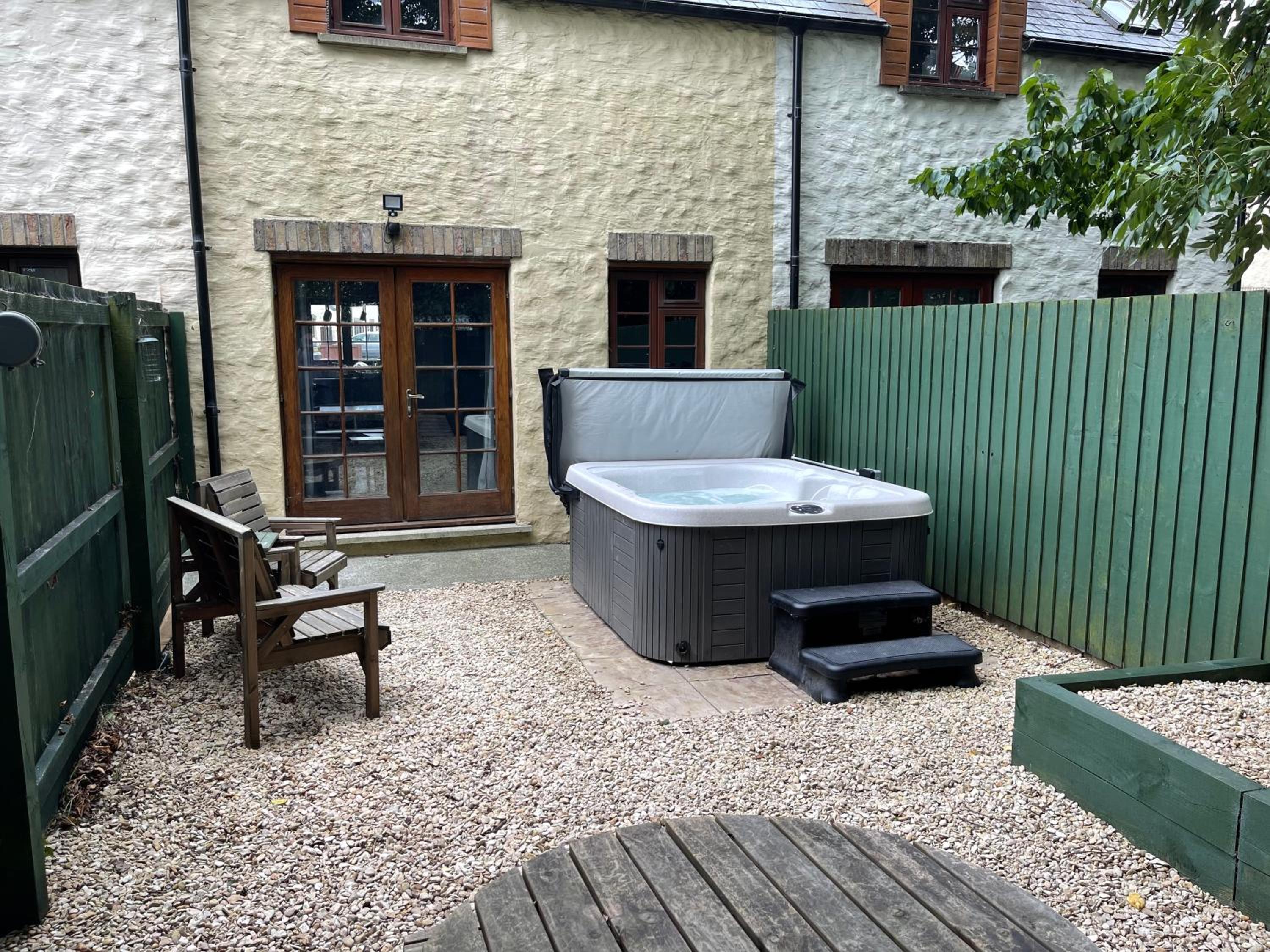 Hotel Cottage With Hot Tub In Pembrokeshire