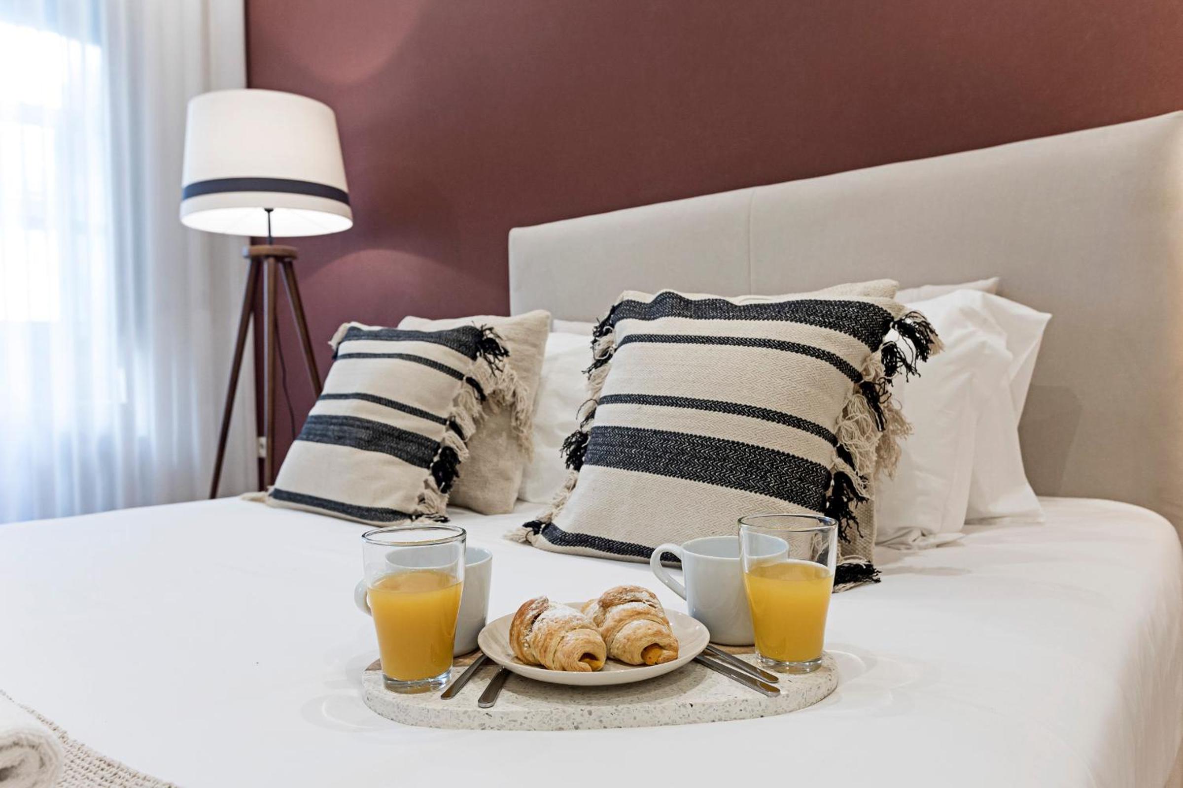 Brand New 4BR w/ 200yrs of history in Central Porto by LovelyStay view 3