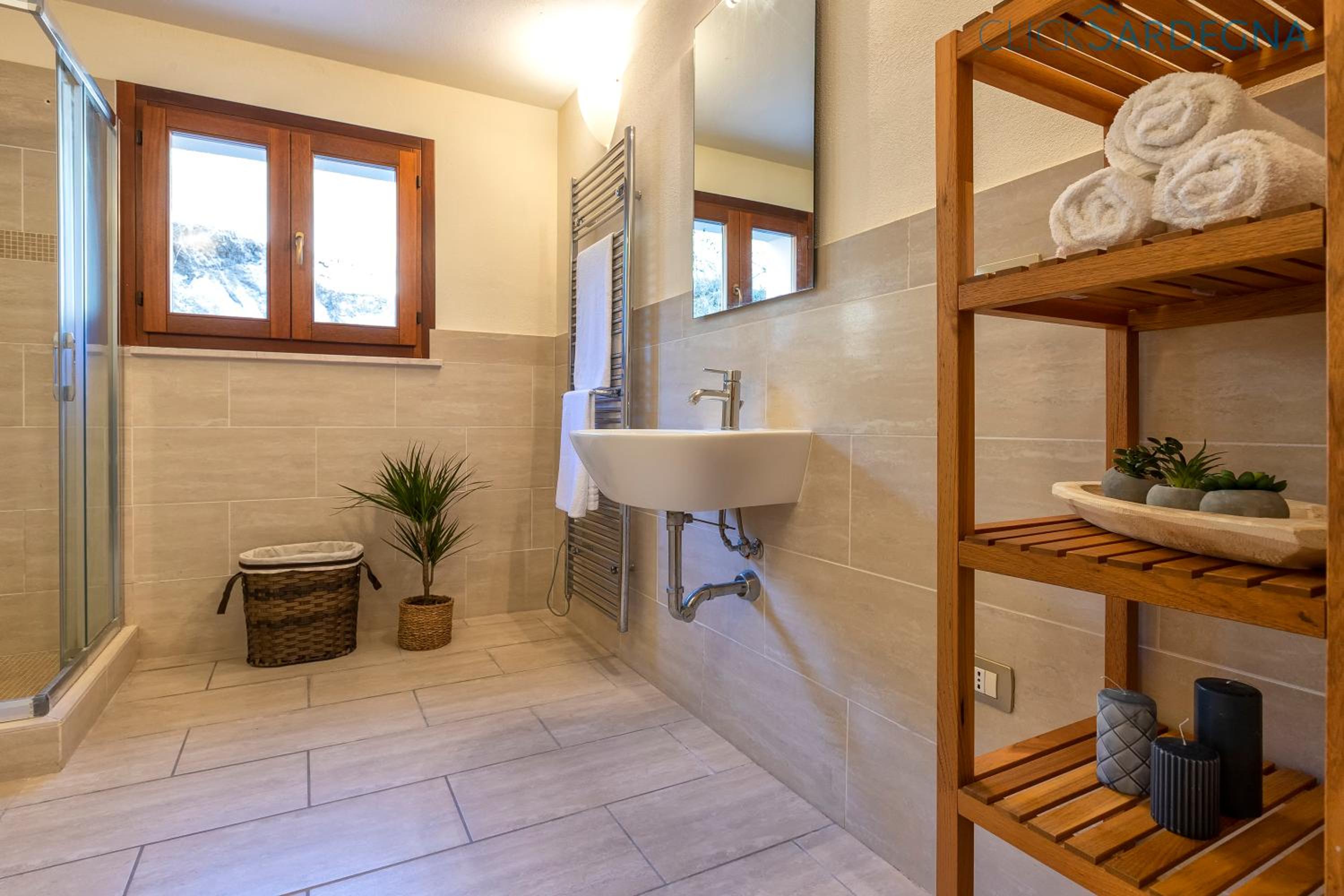 Villa Verde with pool, private parking, air conditioning, 5 bedrooms and 4 bathrooms view 5