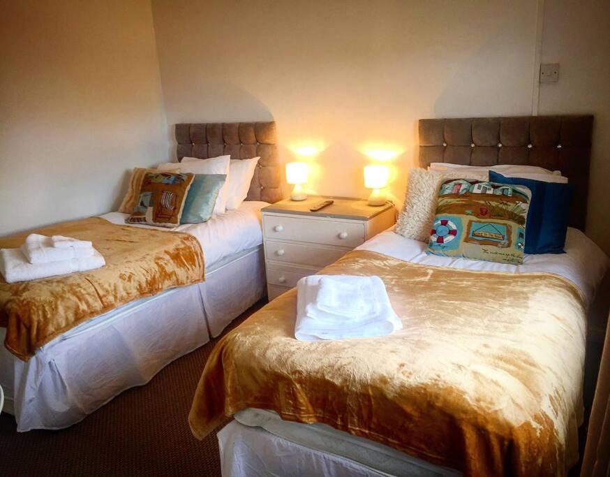 Sea Bean 2 Bedroom House Manorbier Tenby Pet Friendly view 4