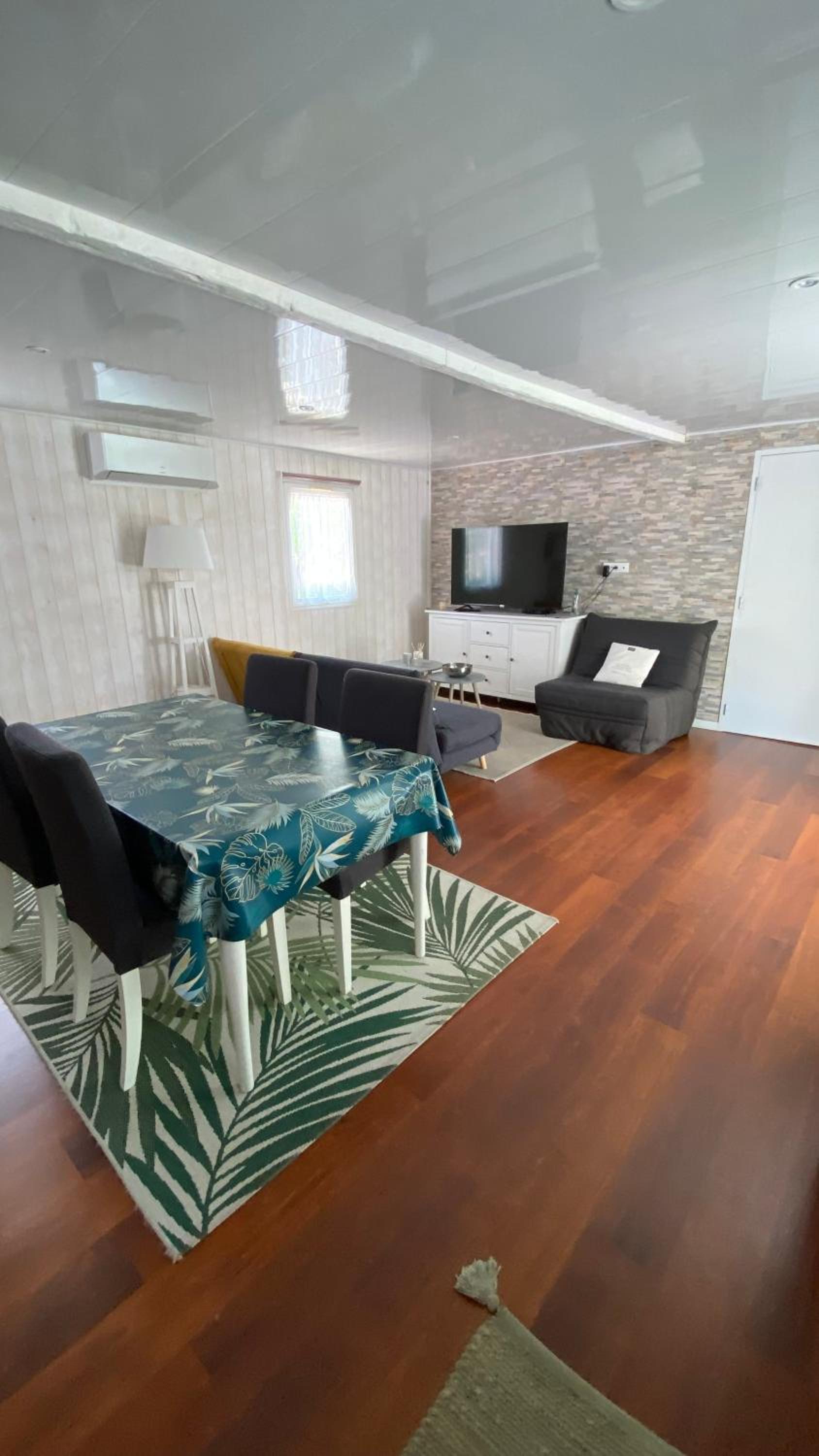 Bungalow de luxe de 60m2 dans camping 5 étoiles view 5