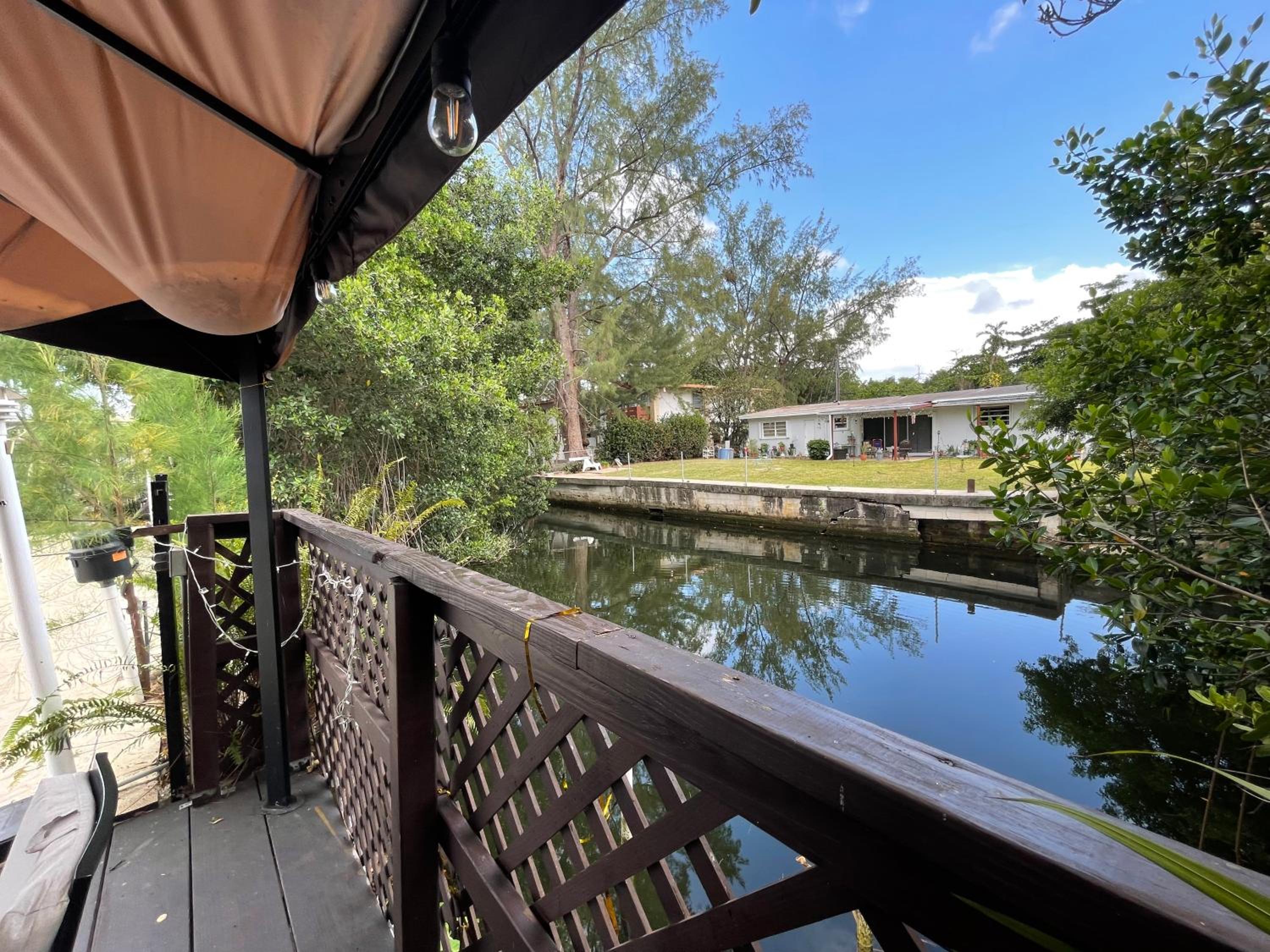 Pool House on the Water 2