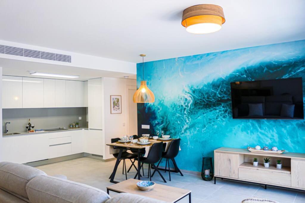 Iconic Sea Views Luxury Apartment