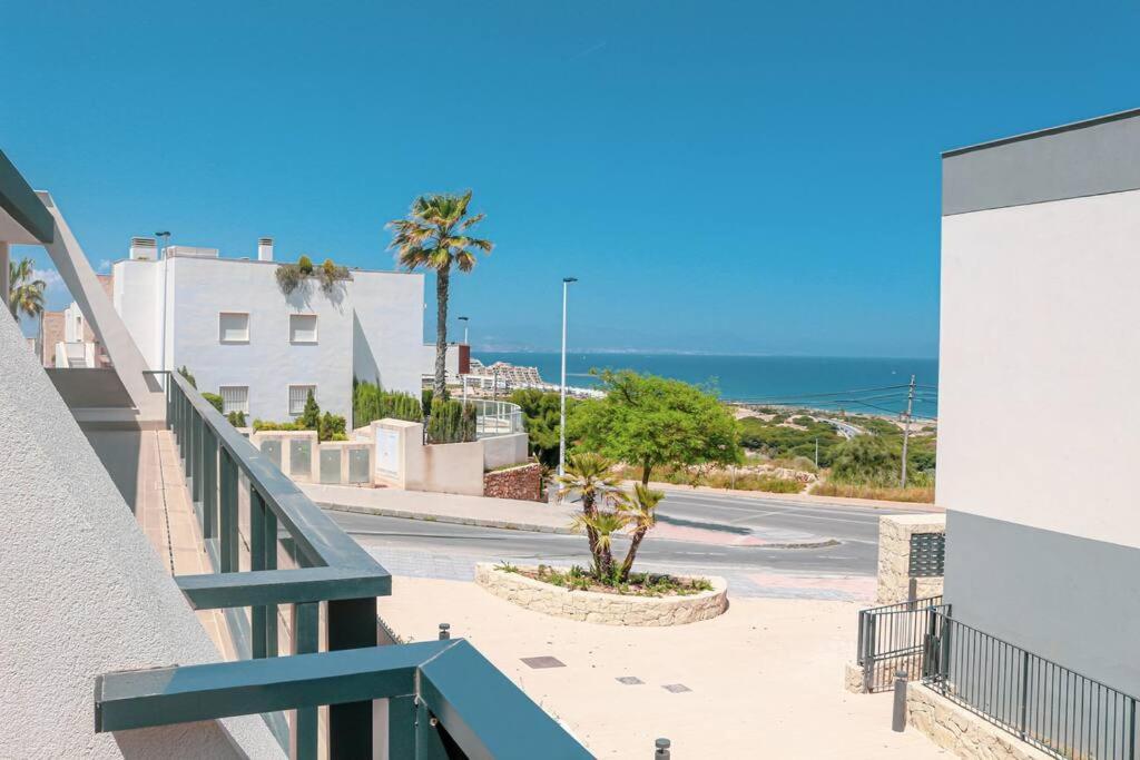 Iconic Sea Views Luxury Apartment