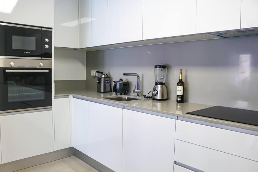 Iconic Sea Views Luxury Apartment