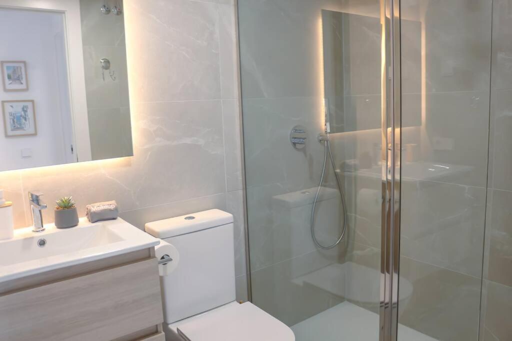 Iconic Sea Views Luxury Apartment