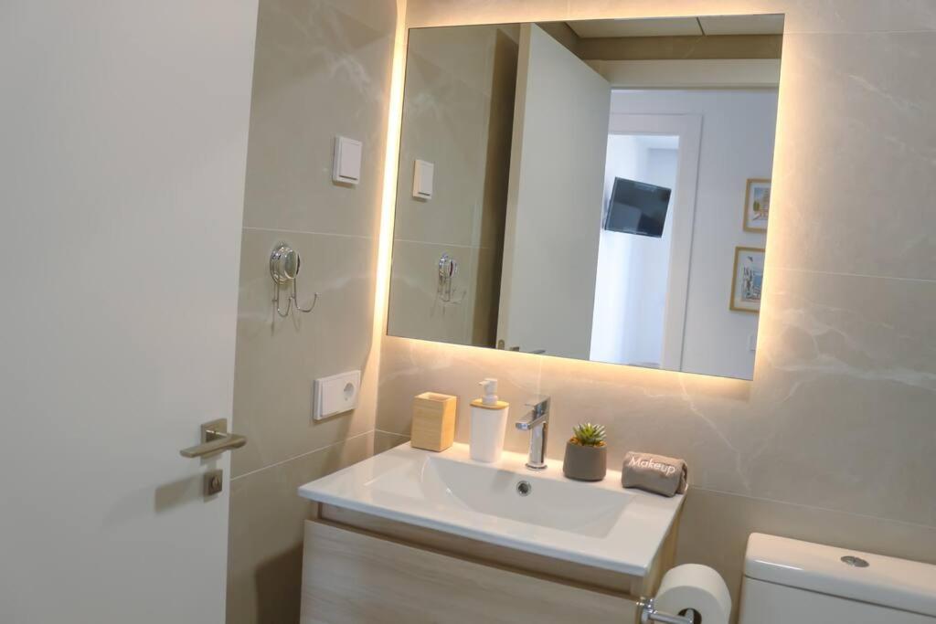Iconic Sea Views Luxury Apartment