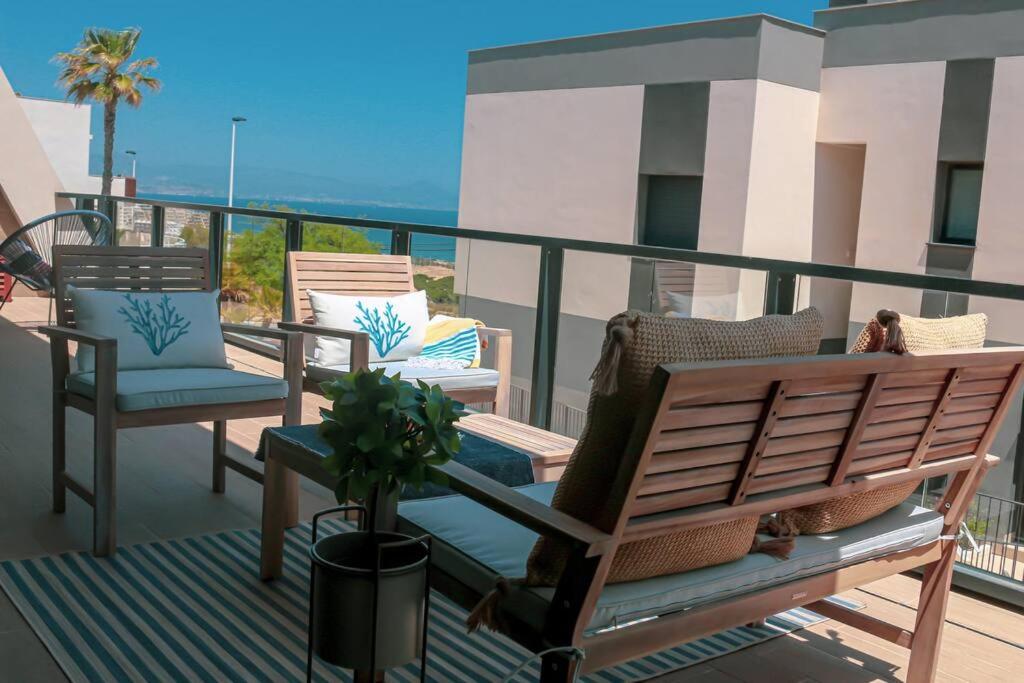 Iconic Sea Views Luxury Apartment