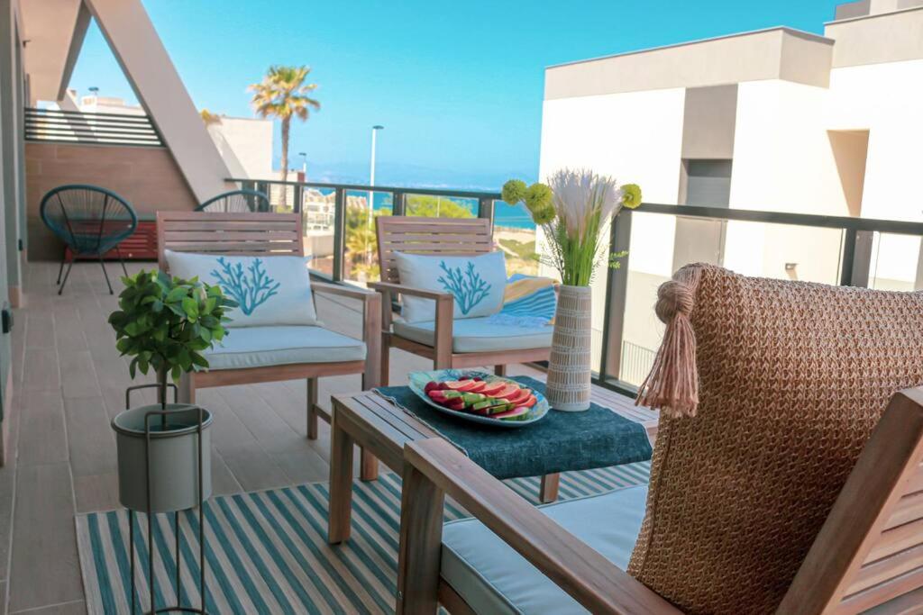 Iconic Sea Views Luxury Apartment