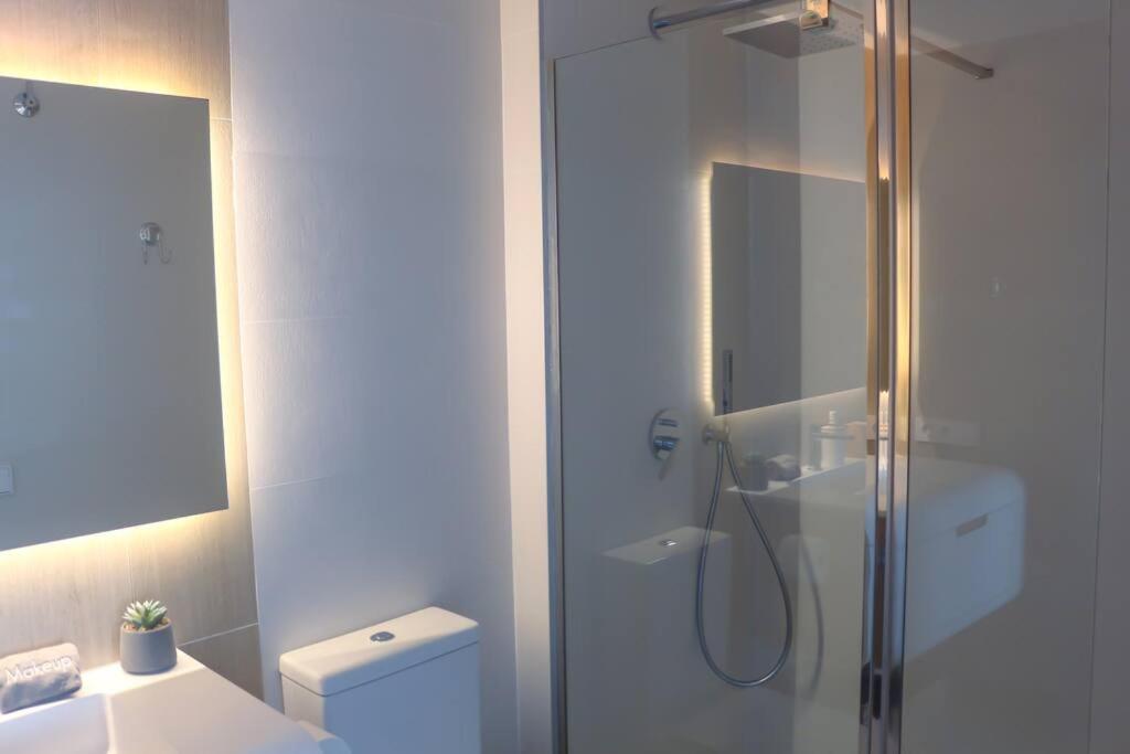 Iconic Sea Views Luxury Apartment