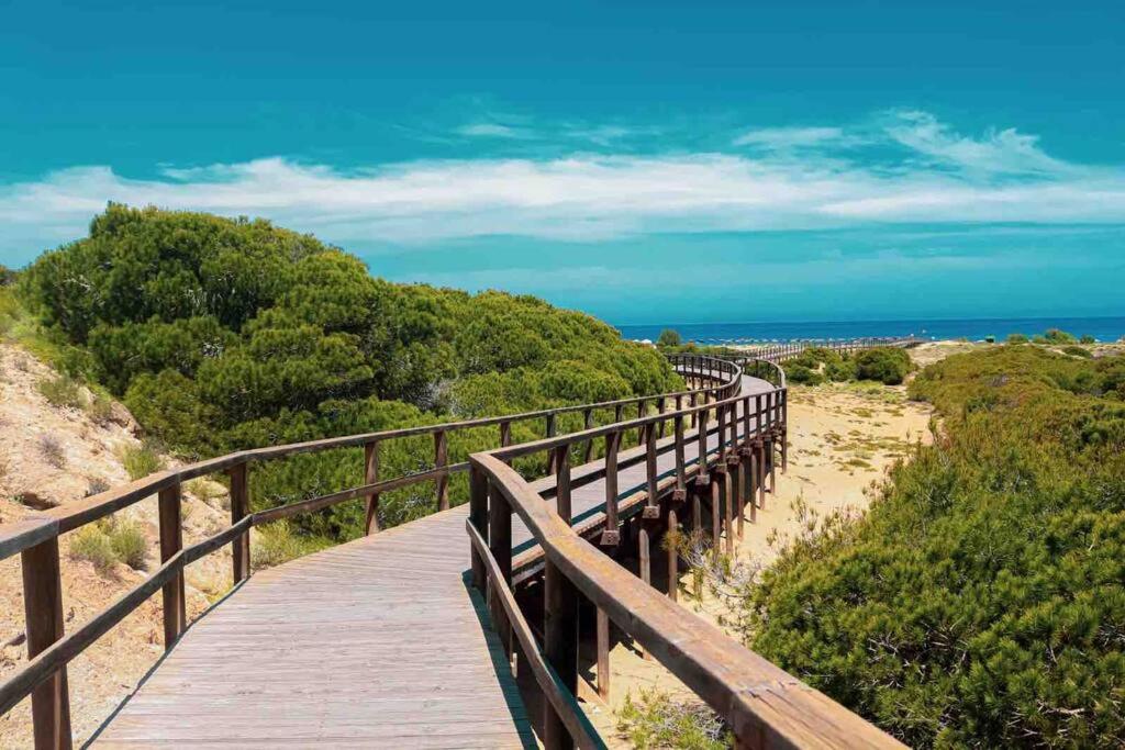 Iconic Sea Views Luxury Apartment