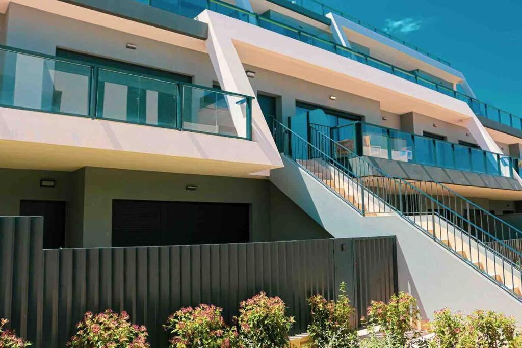 Iconic Sea Views Luxury Apartment