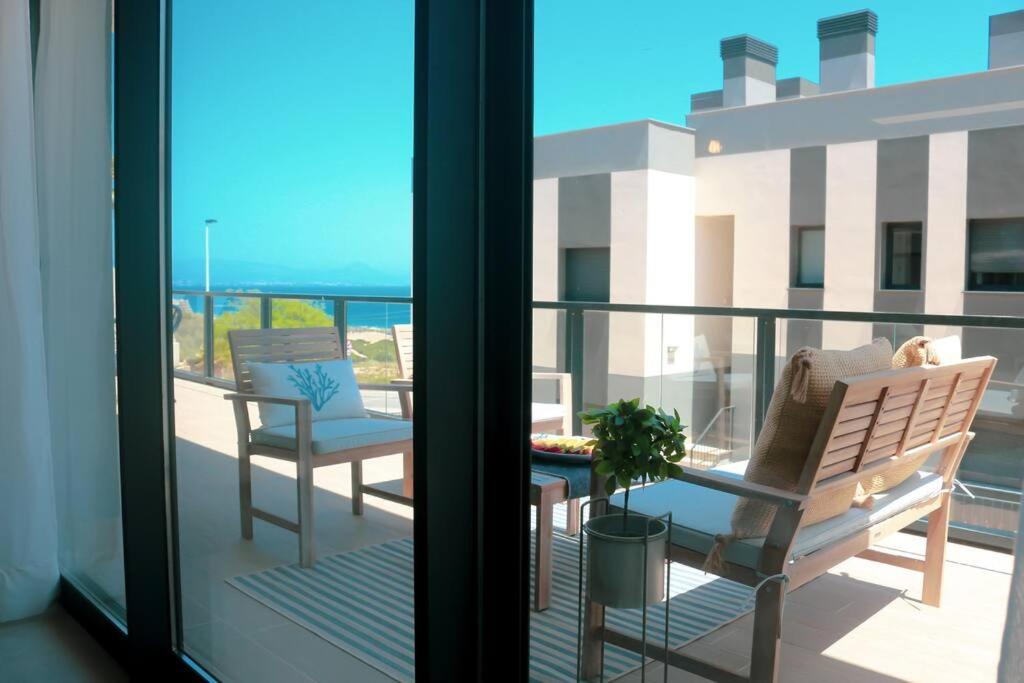 Iconic Sea Views Luxury Apartment