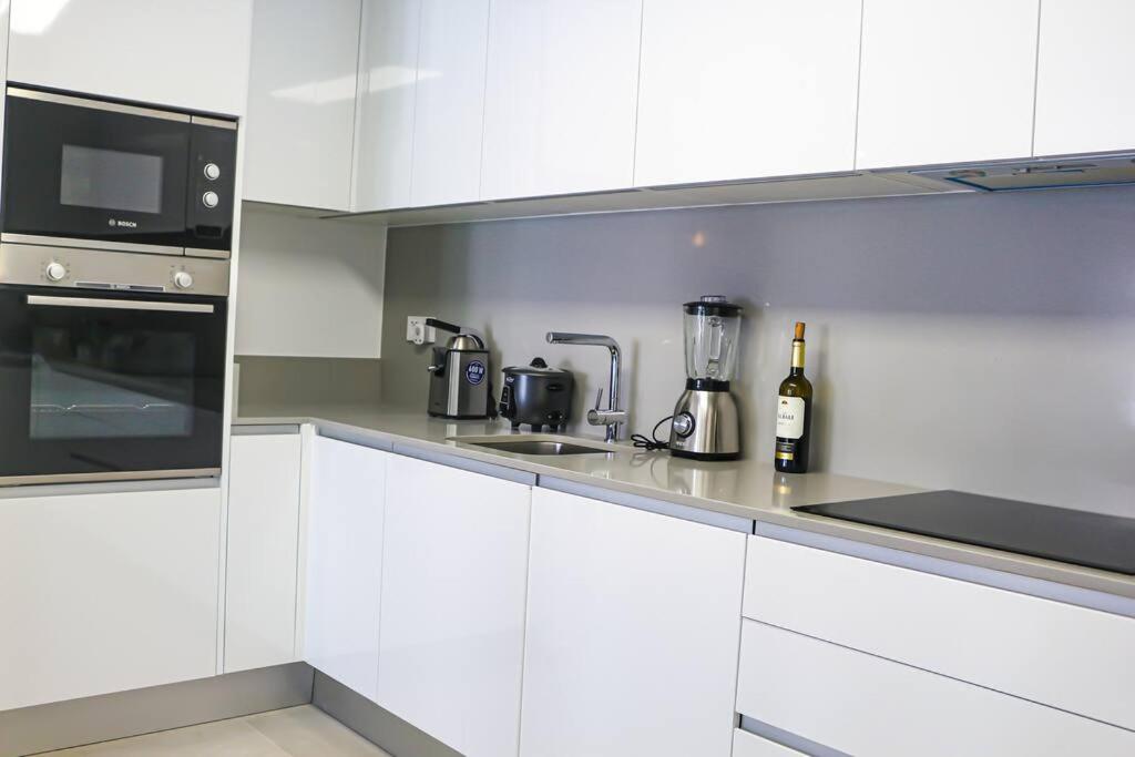 Iconic Sea Views Luxury Apartment