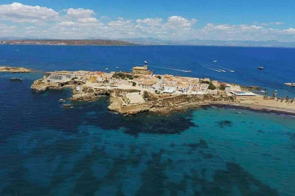 Iconic Sea Views Luxury Apartment