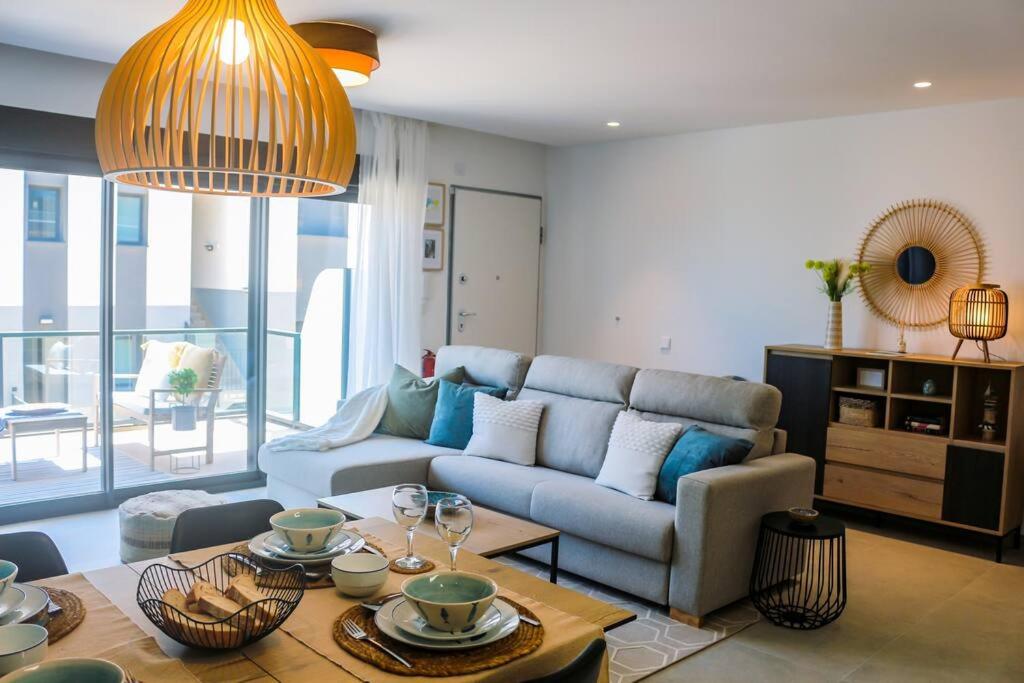Iconic Sea Views Luxury Apartment