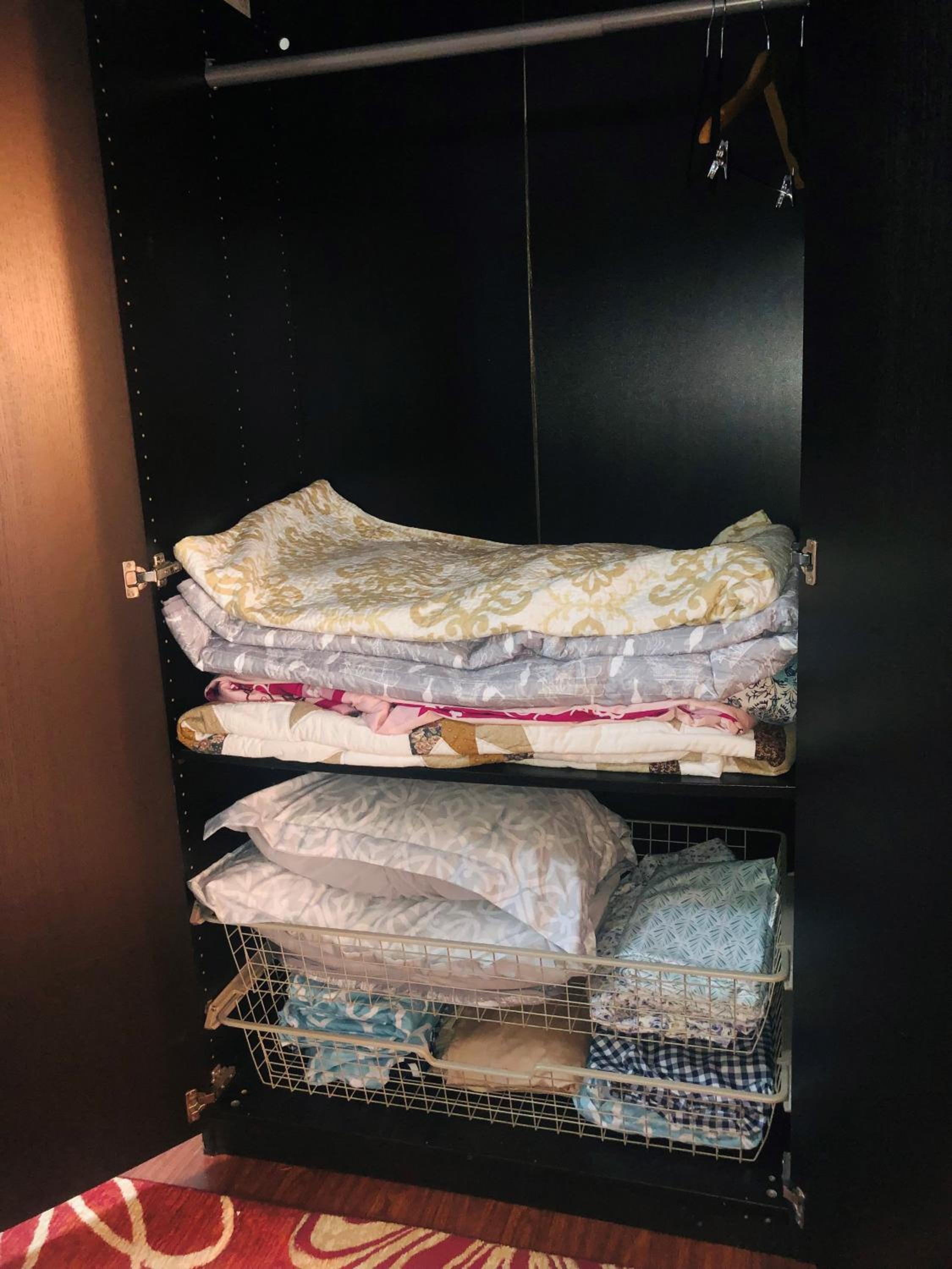 67-26 Austin Cove near subway, all shops, restaurants! Separate Entrance