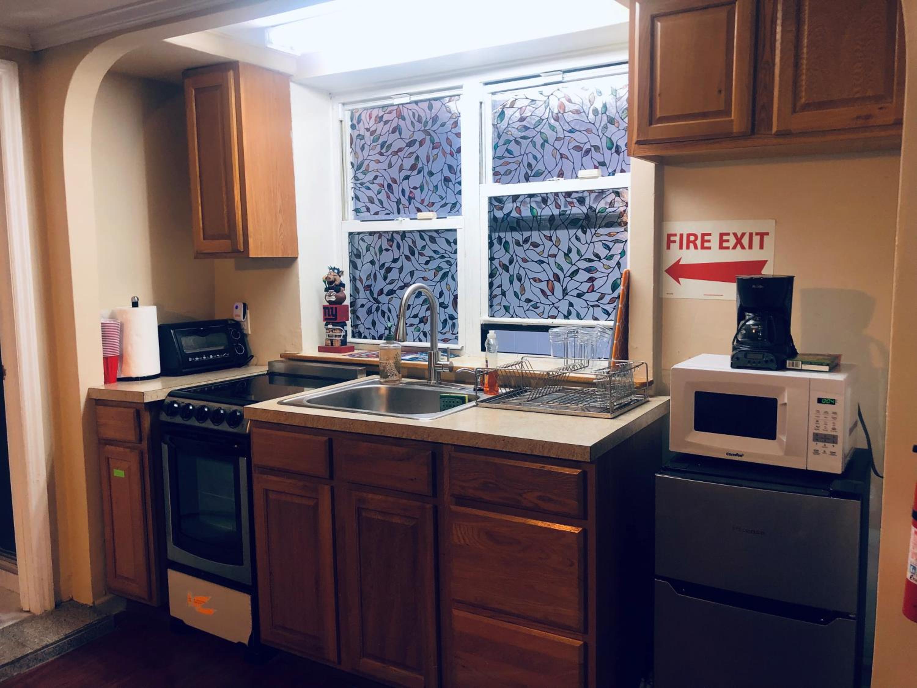67-26 Austin Cove near subway, all shops, restaurants! Separate Entrance