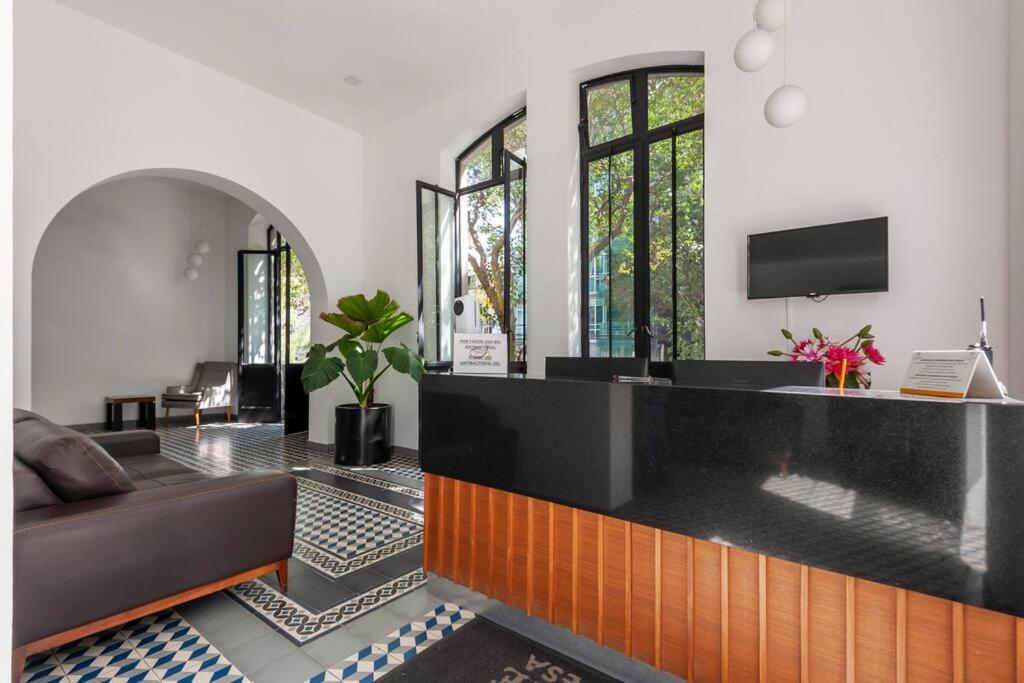 Beautiful loft. King size bed. 150 Mbps internet. view 4