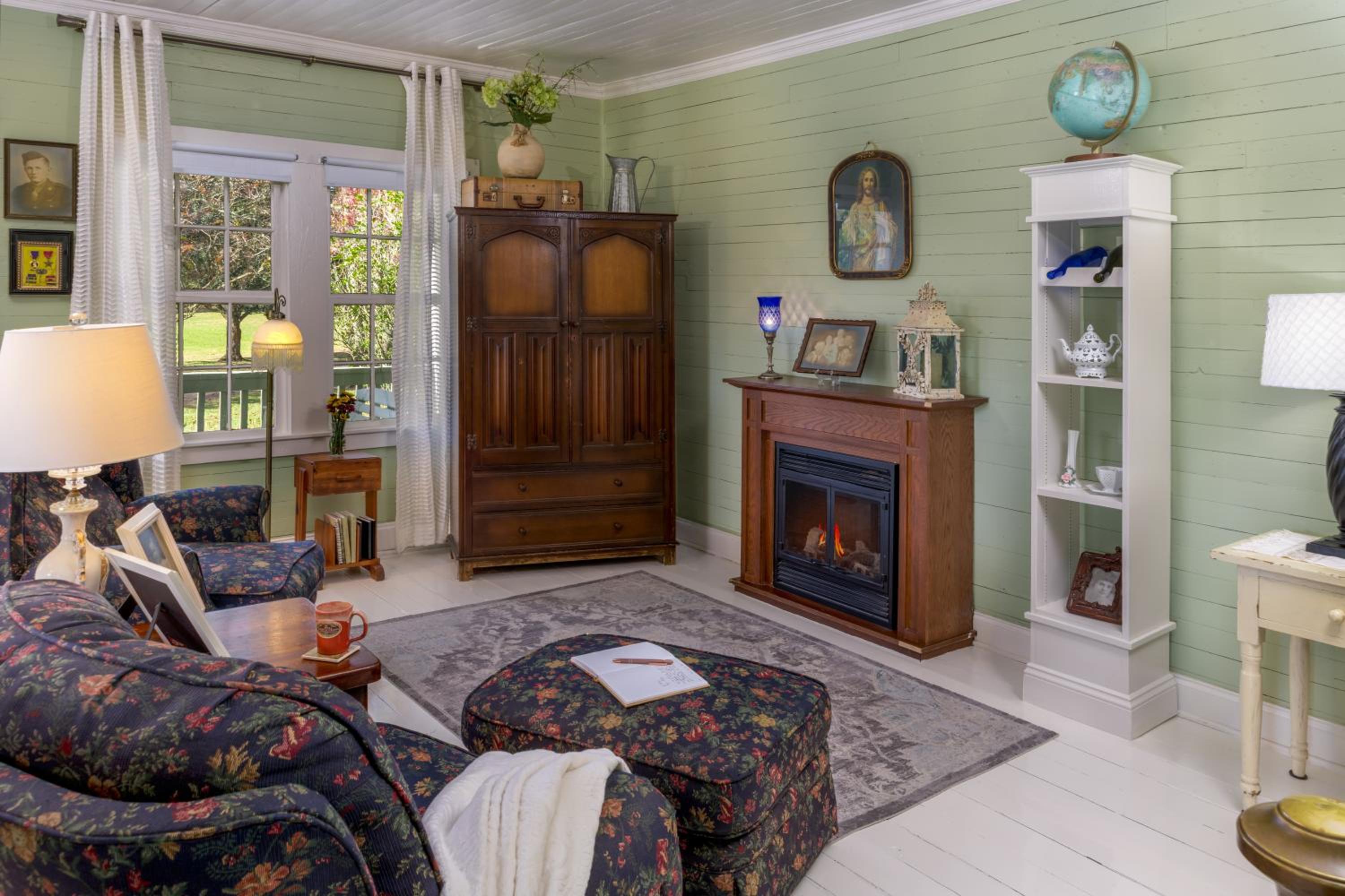 Maison D'Memoire Bed & Breakfast Cottages