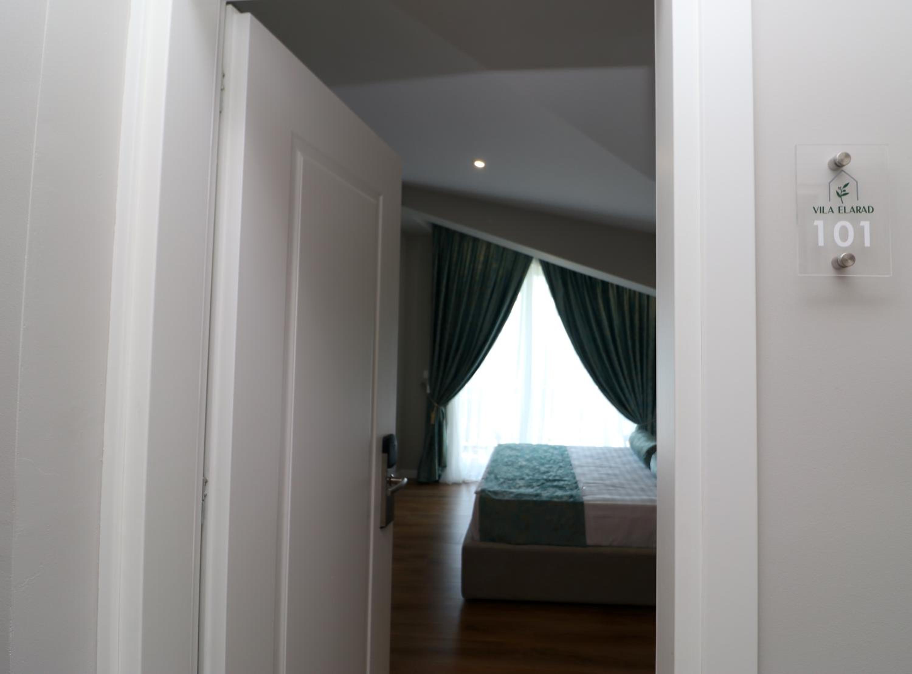 Vila ELARAD