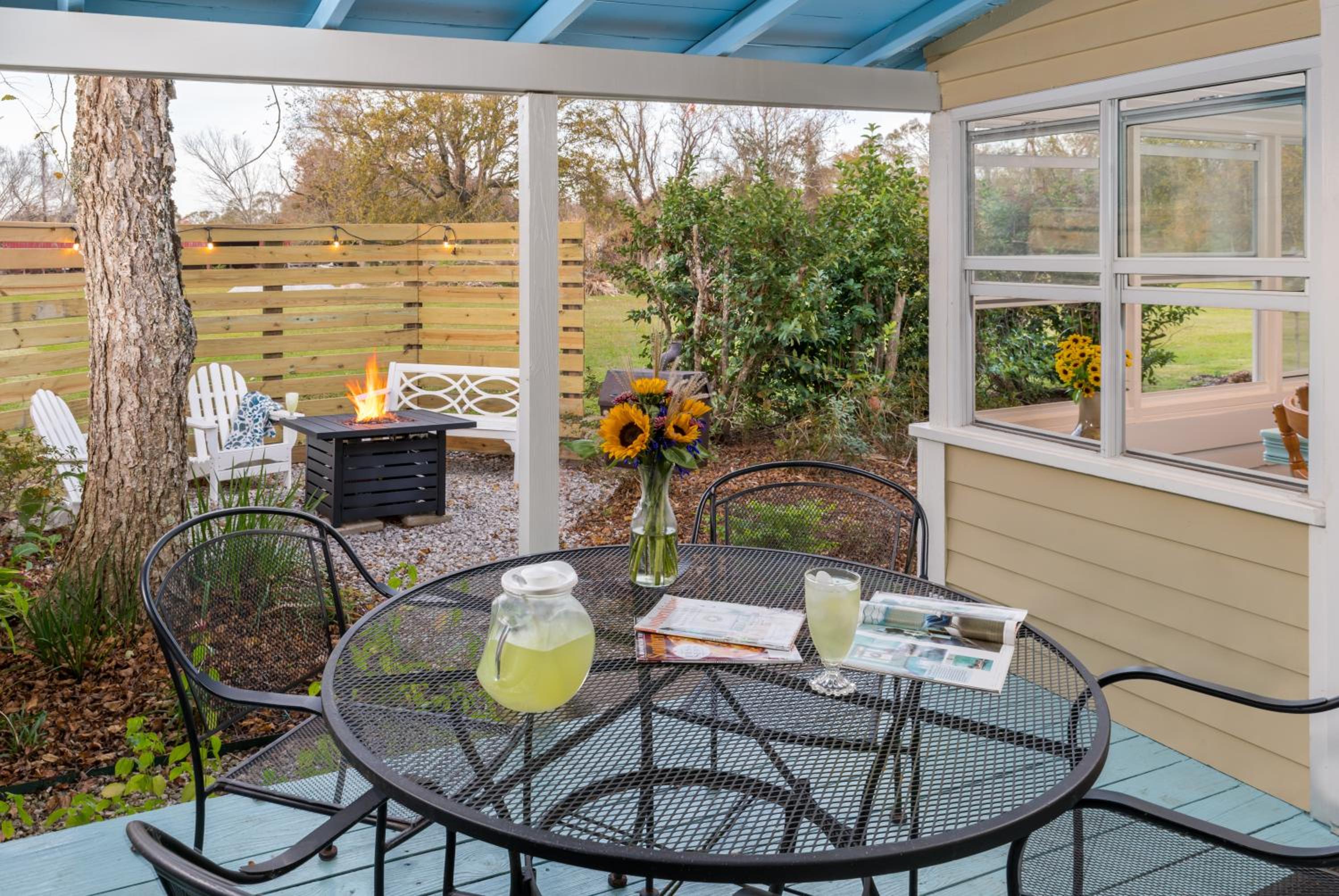 Maison D'Memoire Bed & Breakfast Cottages