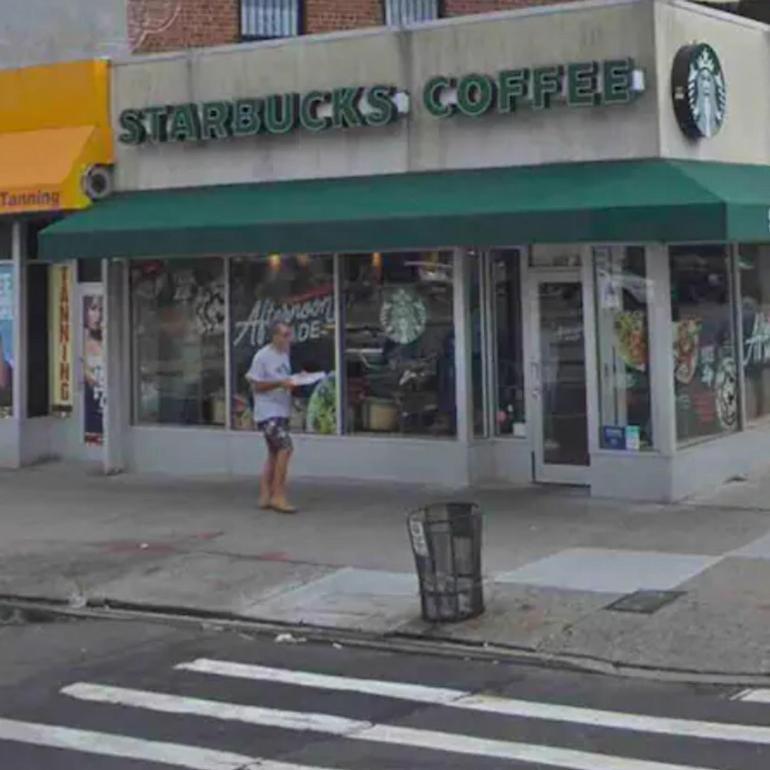 67-26 Austin Cove near subway, all shops, restaurants! Separate Entrance