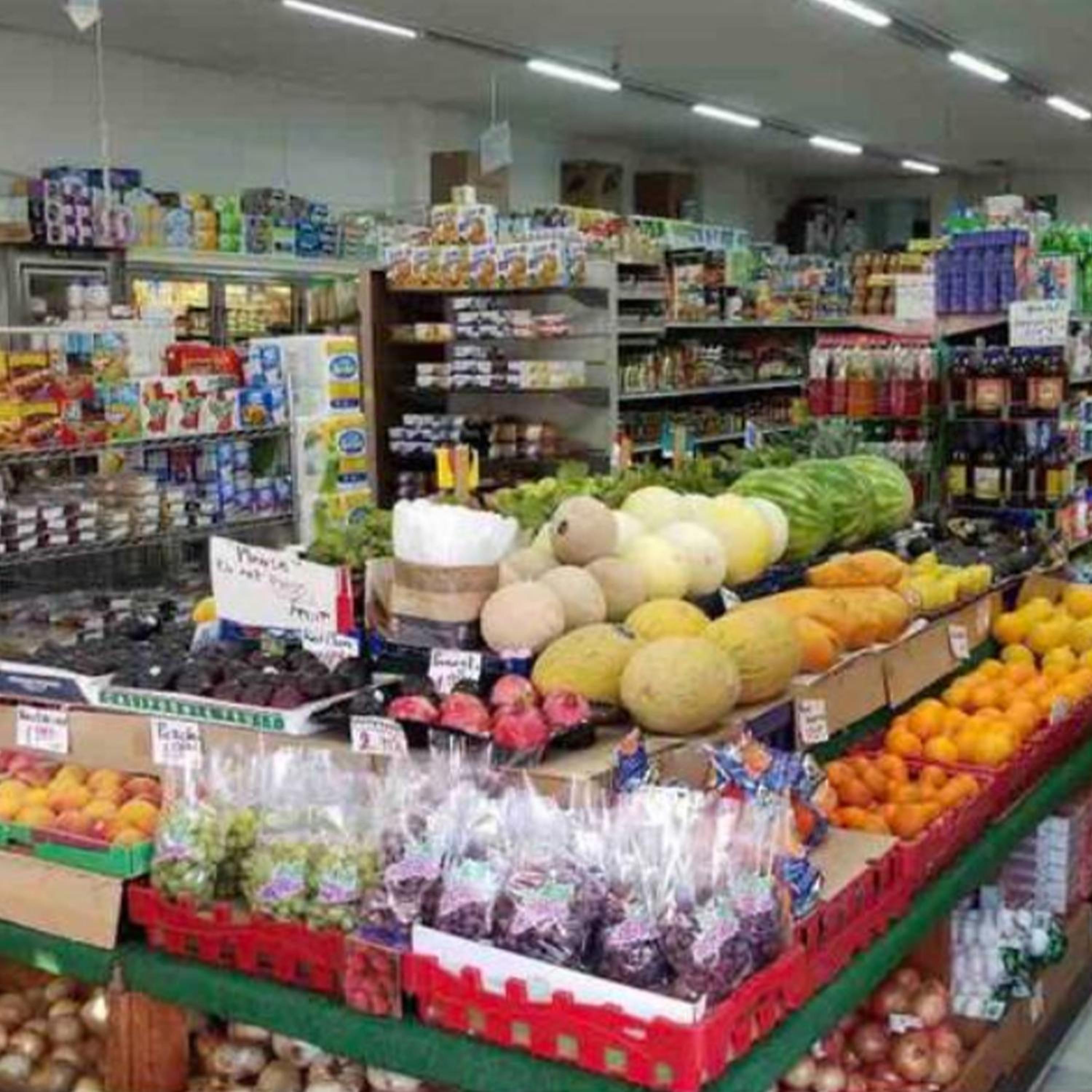 67-26 Austin Cove near subway, all shops, restaurants! Separate Entrance