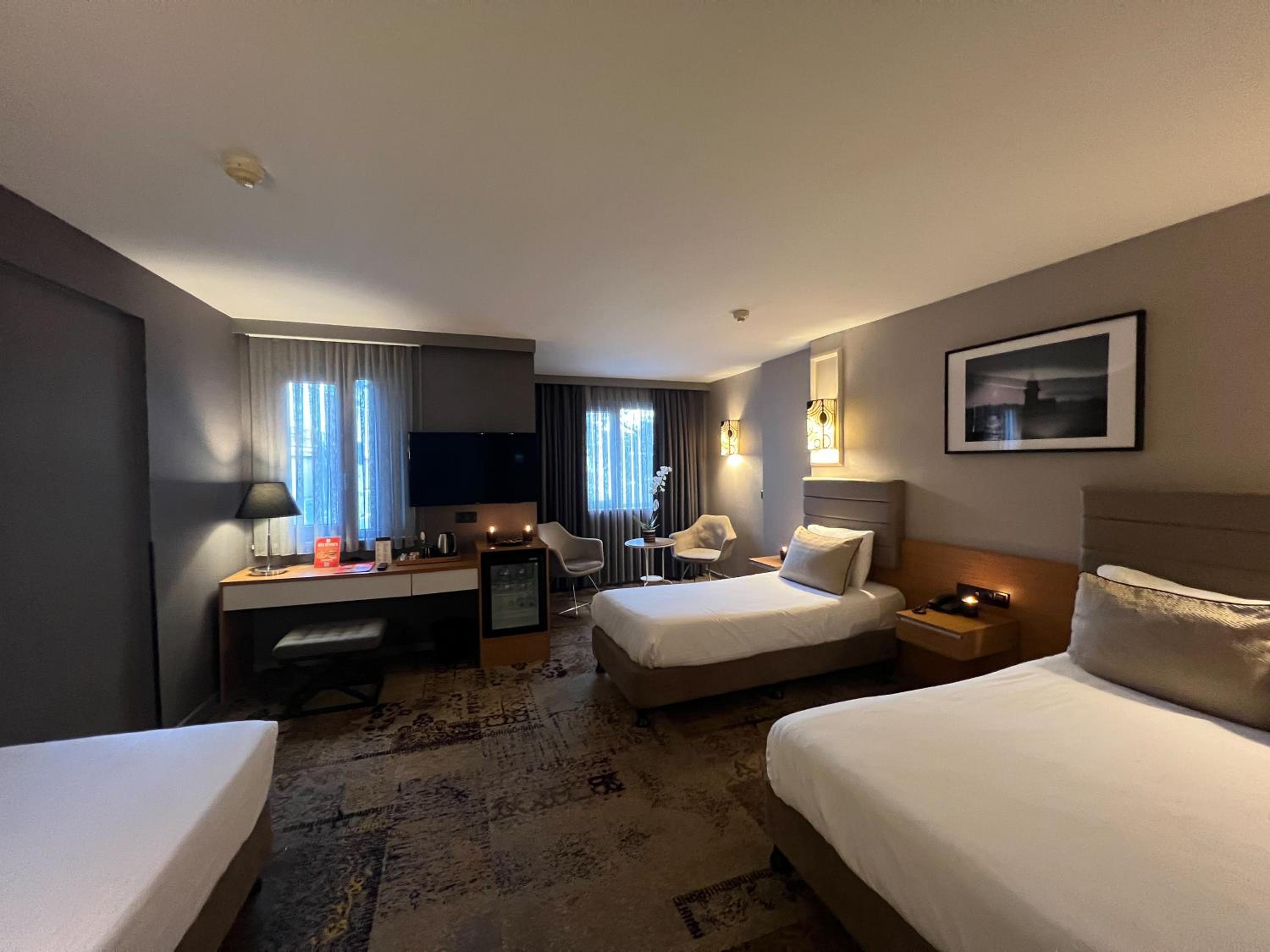 All Seasons Hotel - Image 111