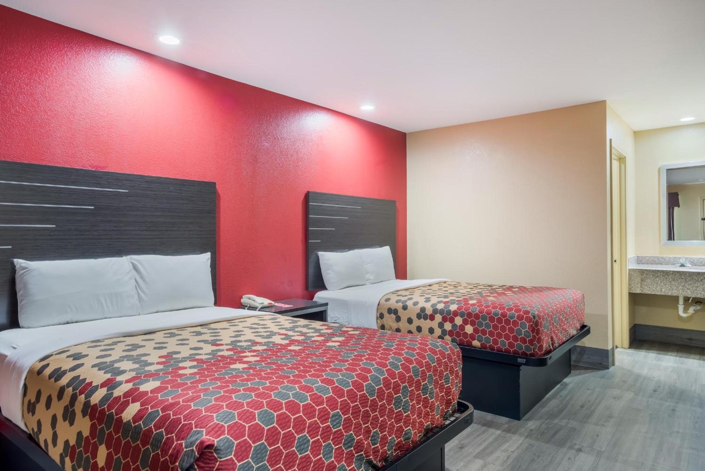 Econo Lodge Lake Charles University Area