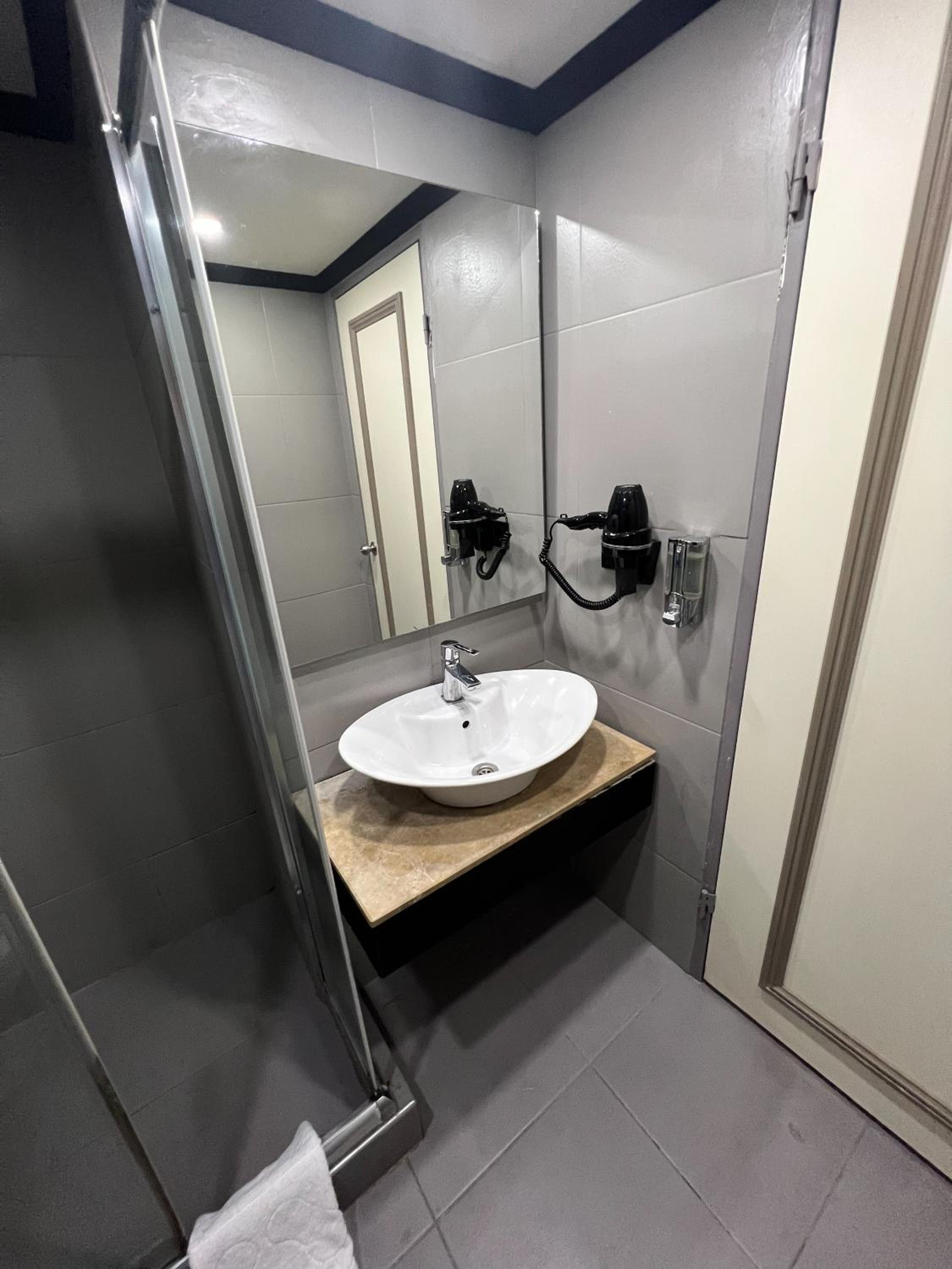 All Seasons Hotel - Image 91