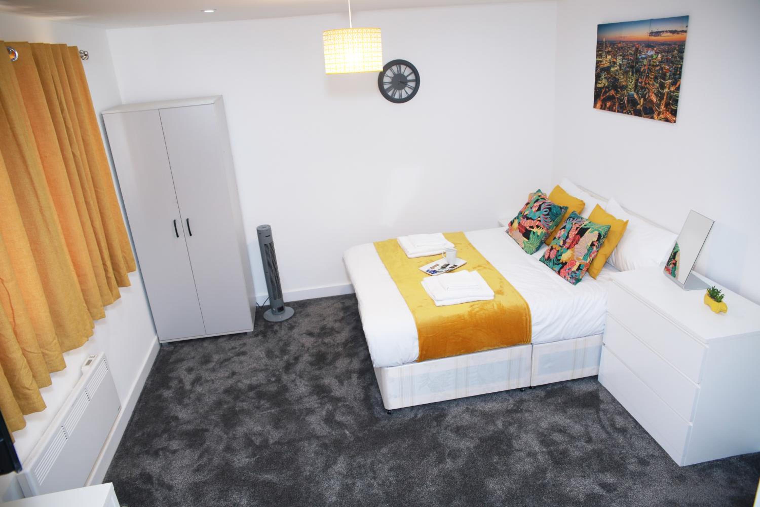 Apartment - Sleeps 5 & Free Parking