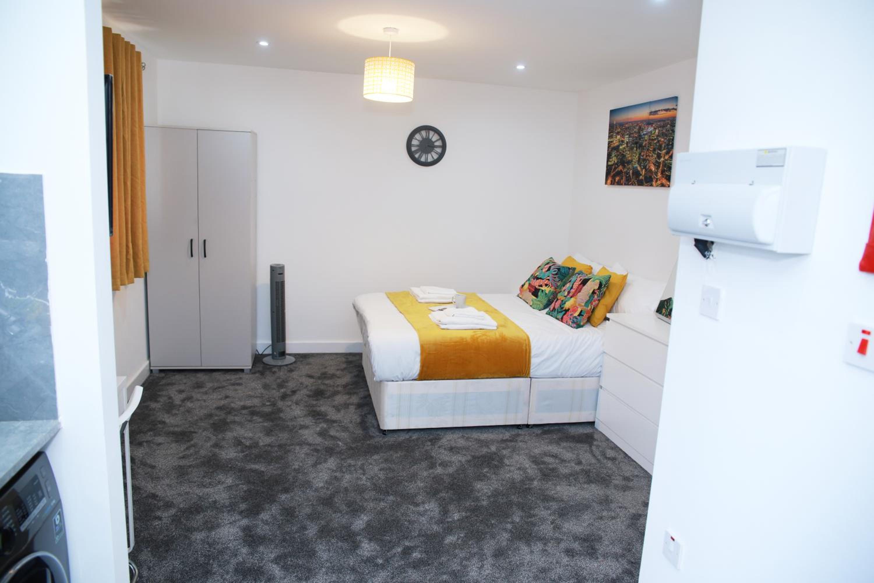 Apartment - Sleeps 5 & Free Parking