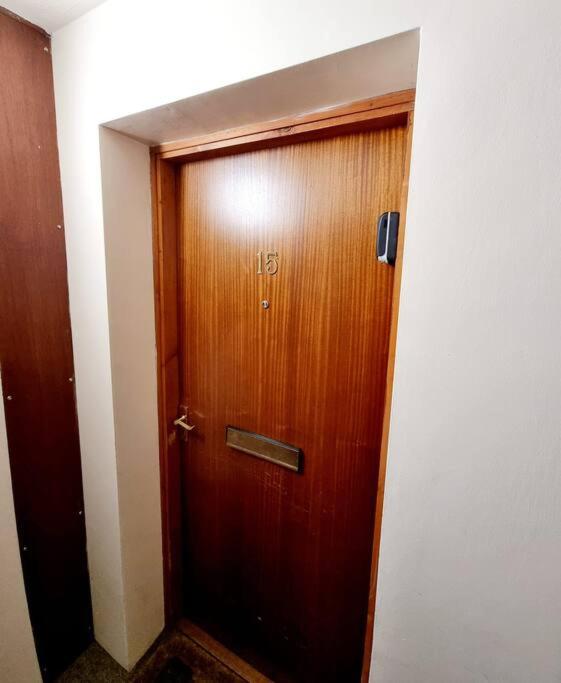 Two Bed Holiday Home with Free Parking in Inverness