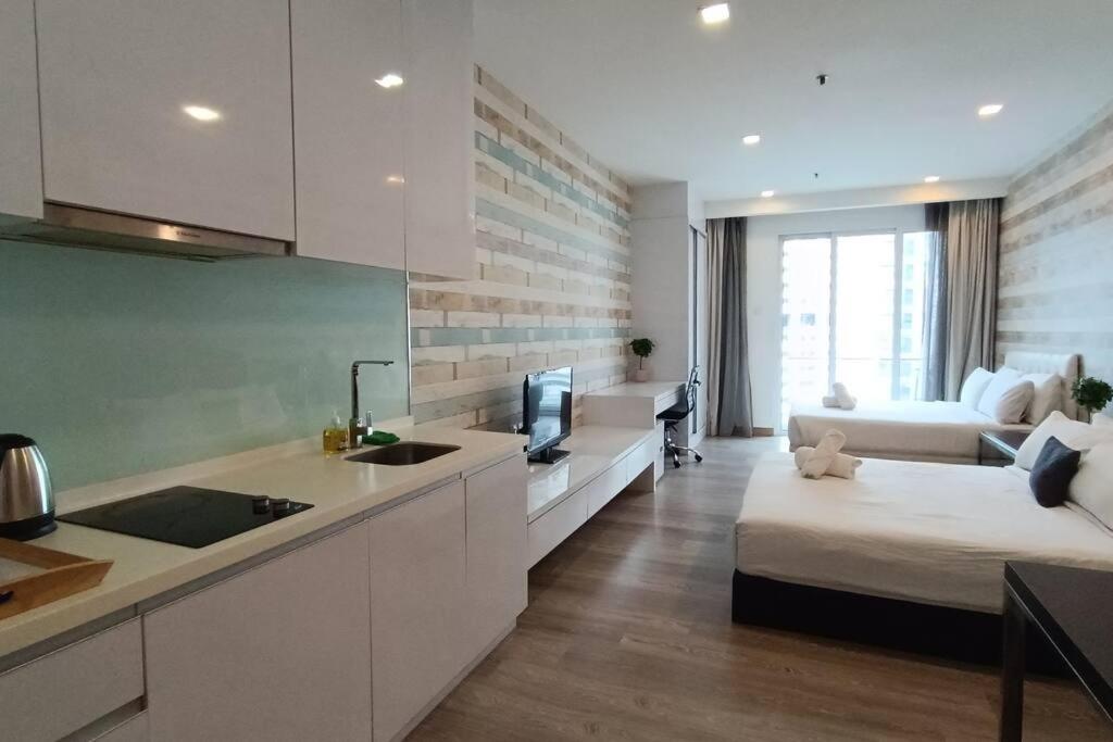 A05 Bukit Ceylon KL Tower View Balcony Apartment