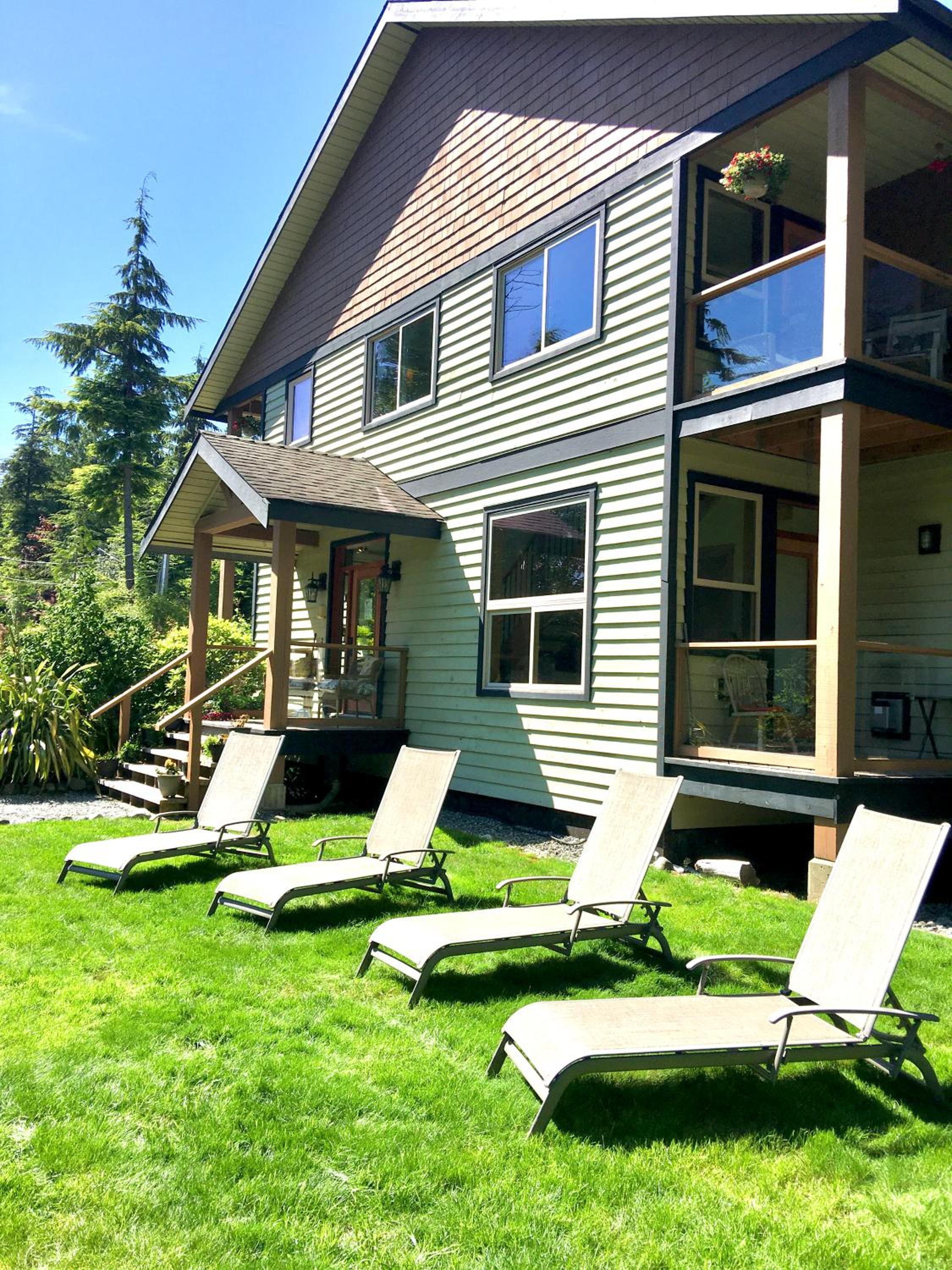 Tofino Vacations - Cobble Wood and Bird Sanctuary Guest Houses - Property Image 96