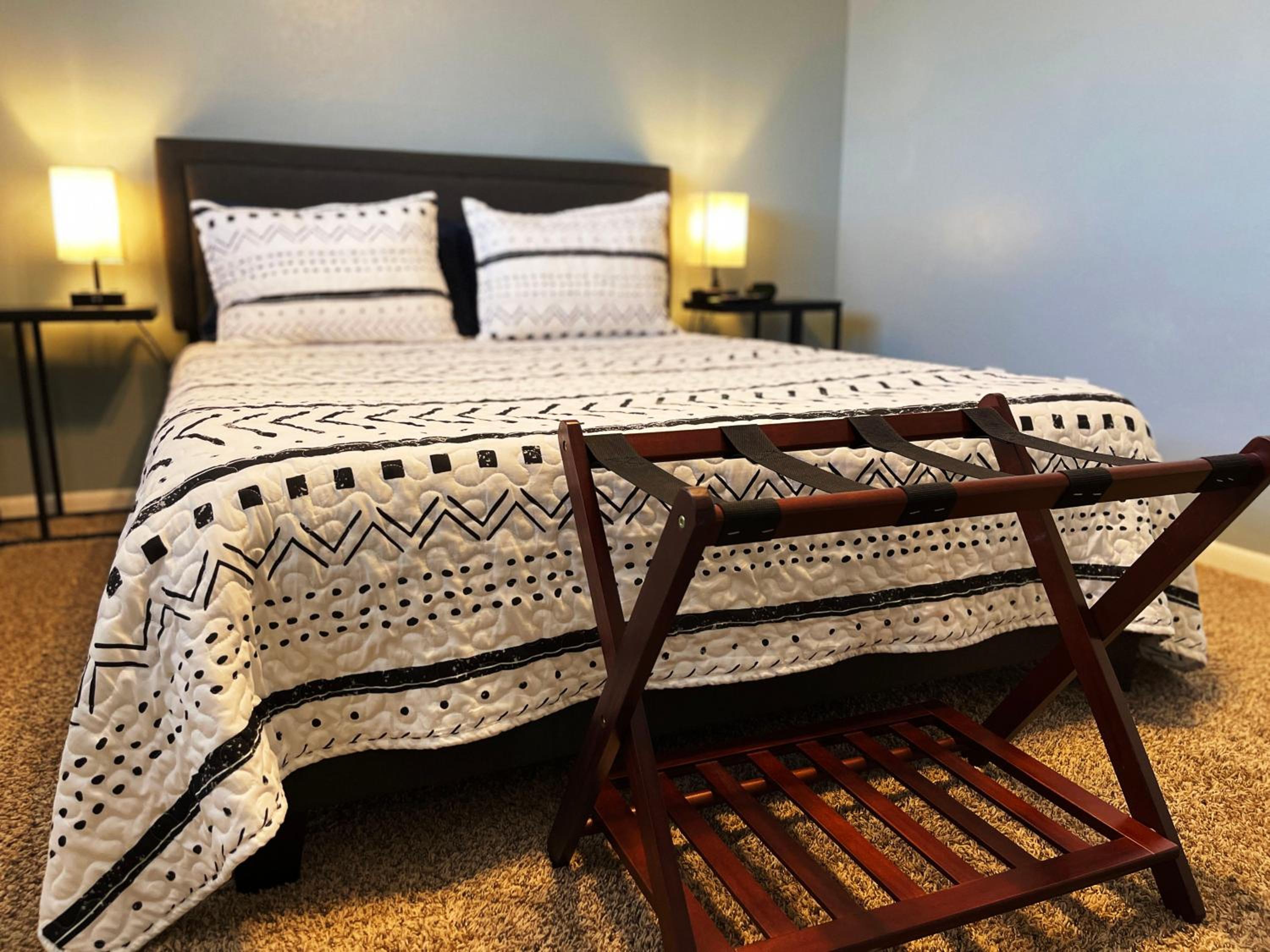 No Checkout Work! NEW Family Friendly Stay! view 5
