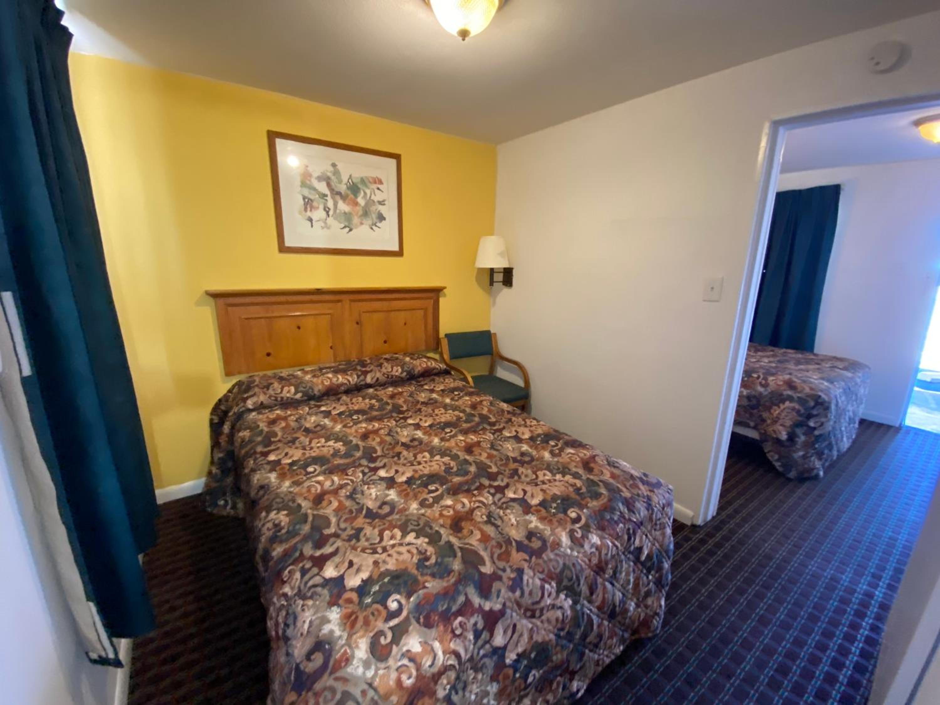 Cheyenne Vacations - RANGER MOTEL - Property Image 1