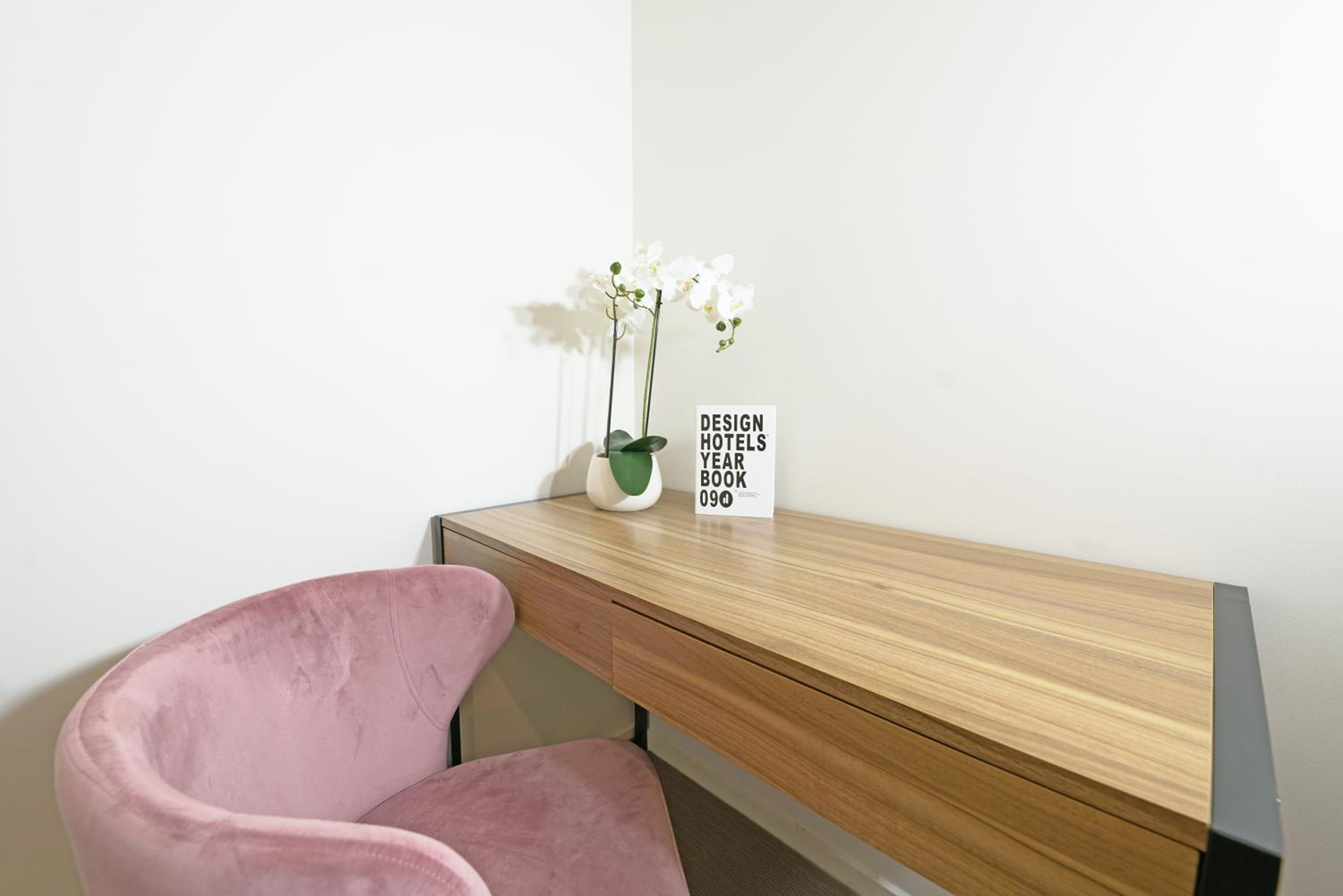 Preston Spacious 2BRM Apartment Free Parking Wi-Fi