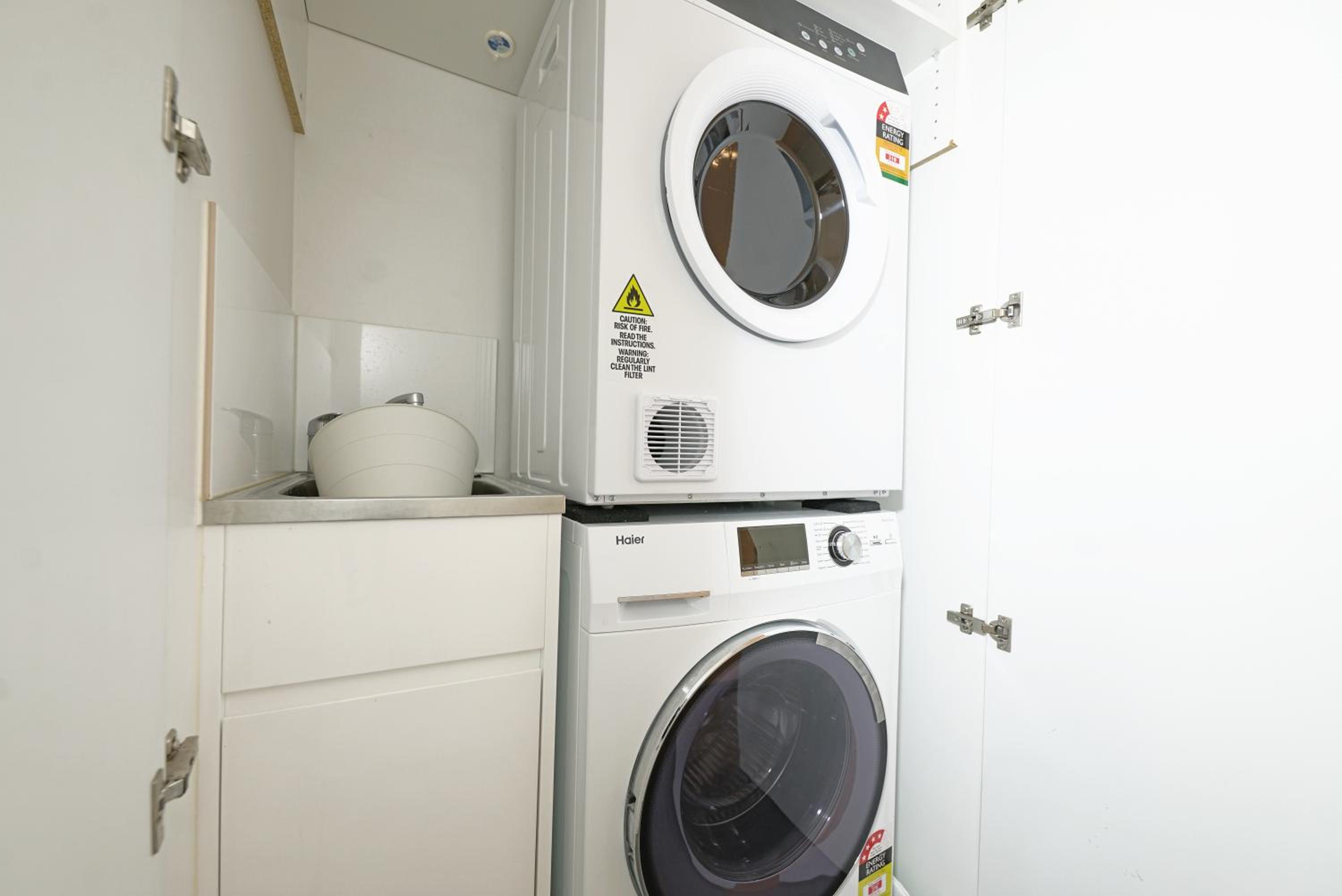 Preston Spacious 2BRM Apartment Free Parking Wi-Fi