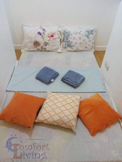 2 BR loft-type condo Fort Victoria view 2