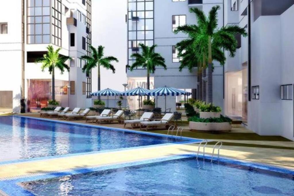 2 BR loft-type condo Fort Victoria view 5