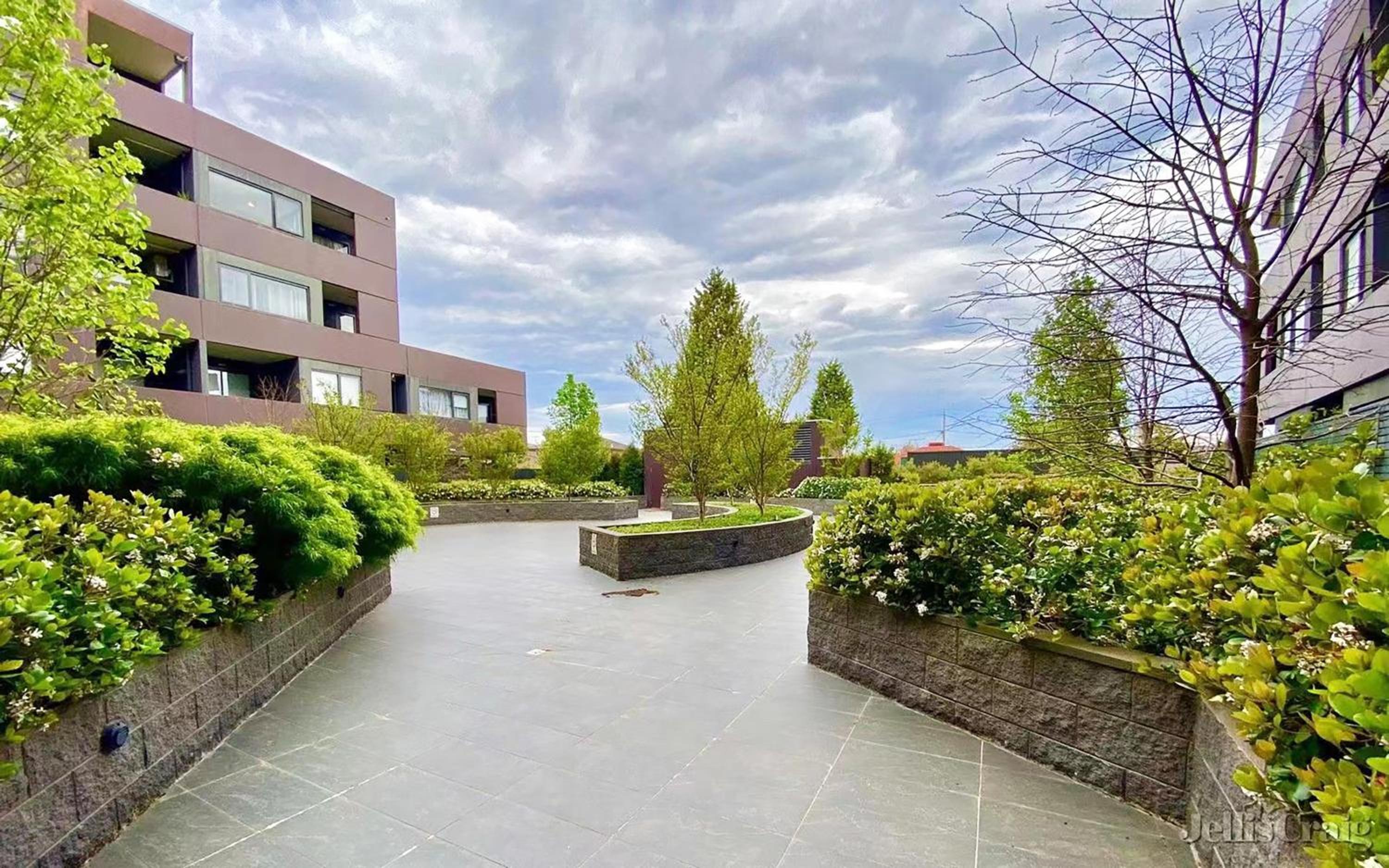 Preston Spacious 2BRM Apartment Free Parking Wi-Fi