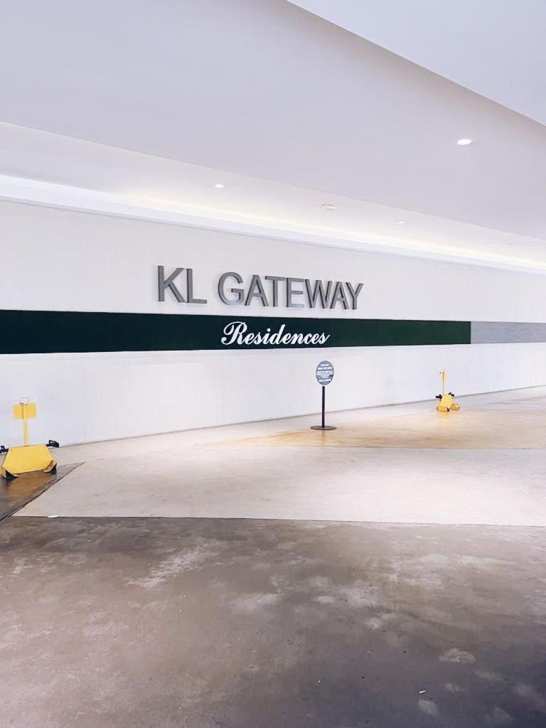 Connected train 3 Bedrooms - ABOVE KLGATEWAY MALL 14