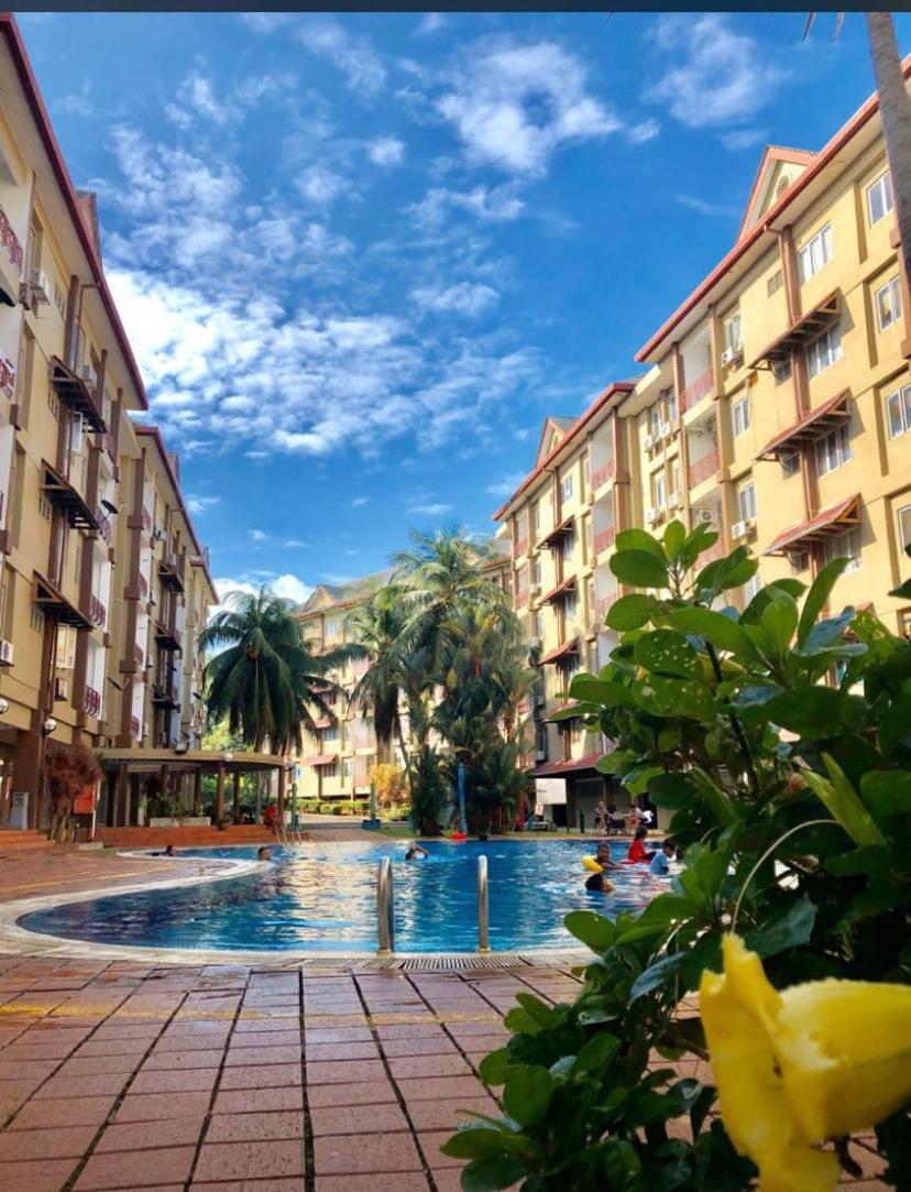 The Berlian Guesthouse - Teluk Kemang - 2 bedrooms apartmens with pool view photo 8
