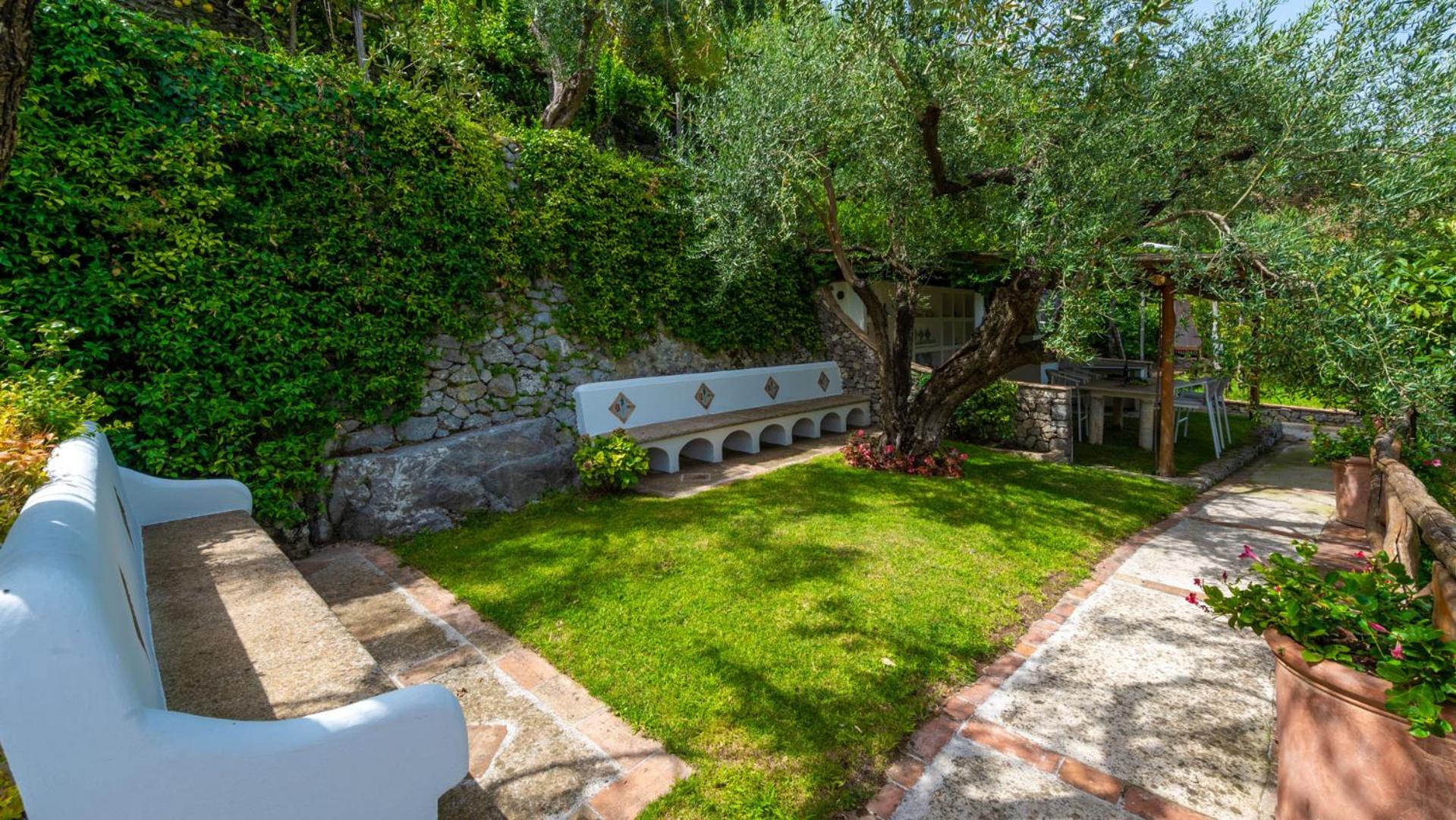 VILLA CASAROSSA NUMERO UNO 6, Emma Villas photo 5