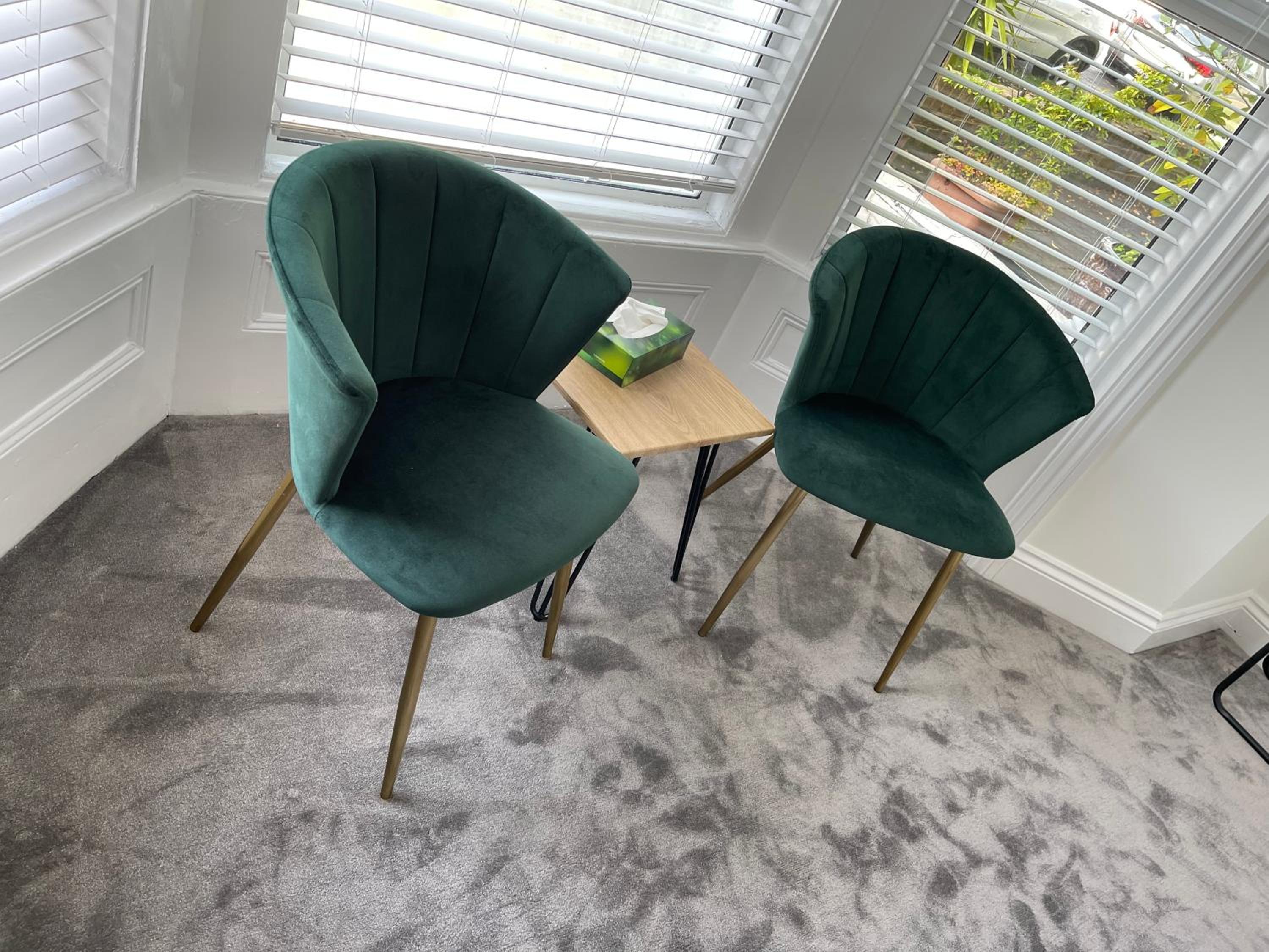 Spacious 2-Bed Apartment with free parking view 5