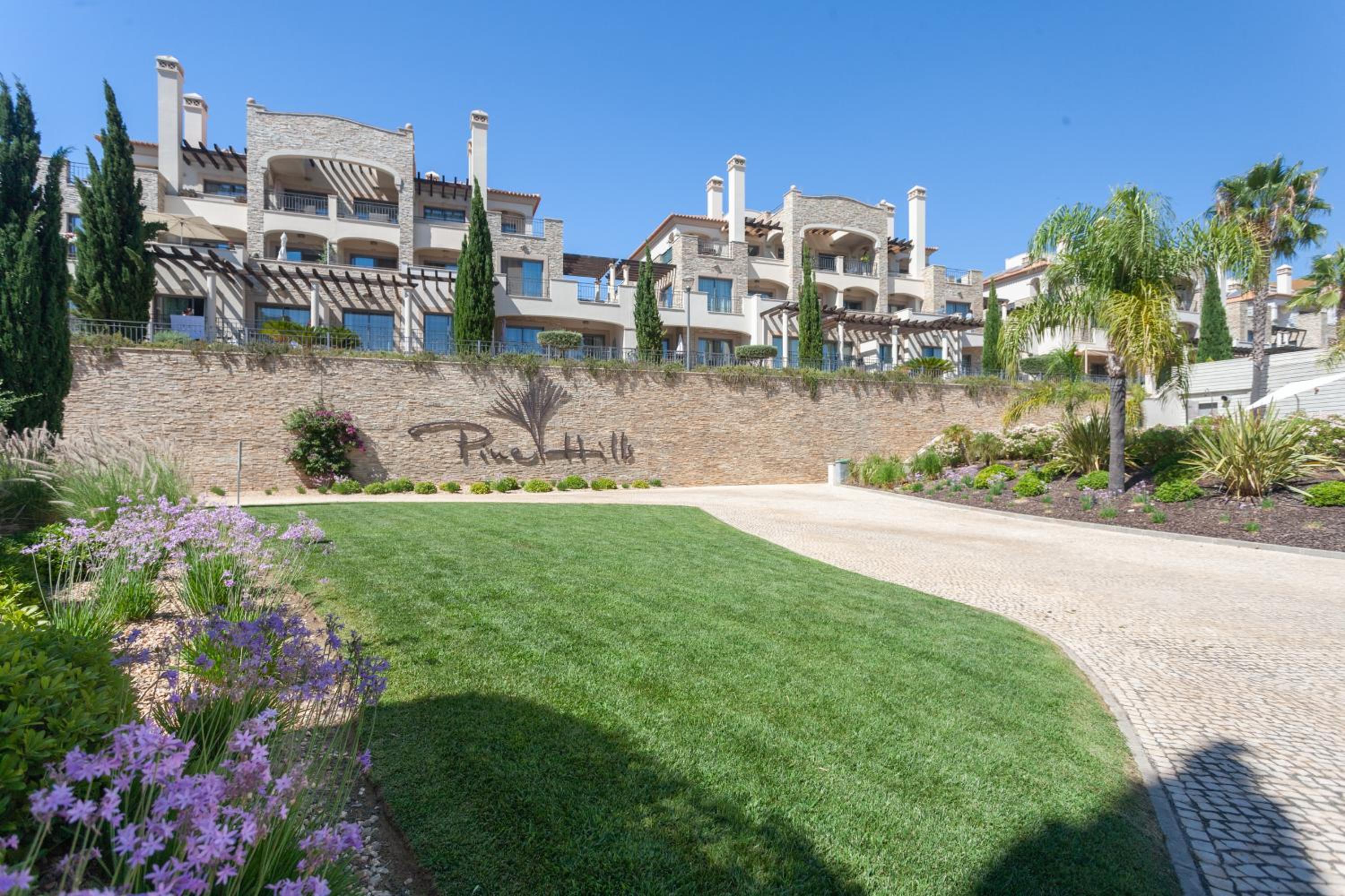 Vilamoura Pine Hills Villa