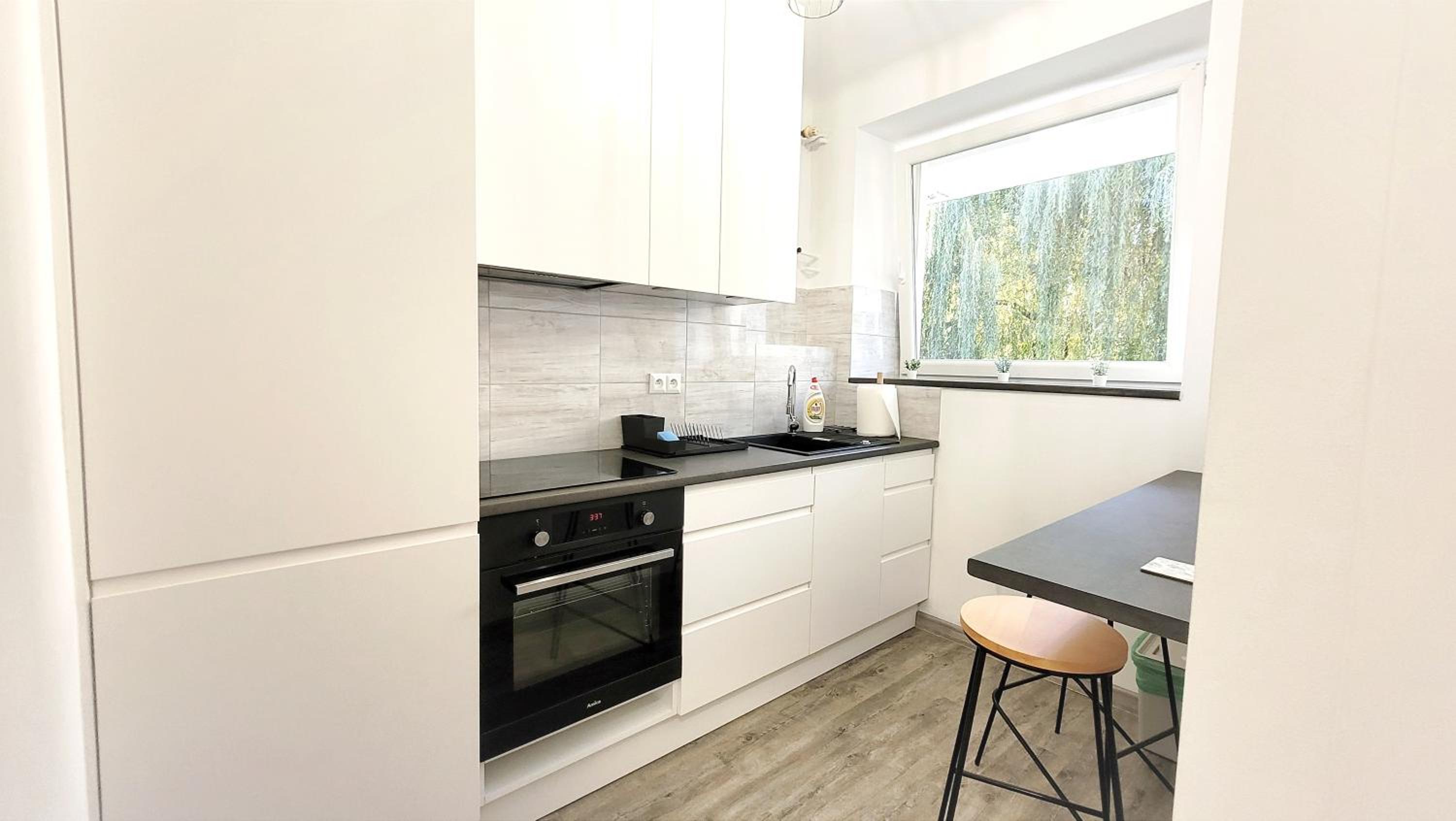 Great Life - apartment next to metro station