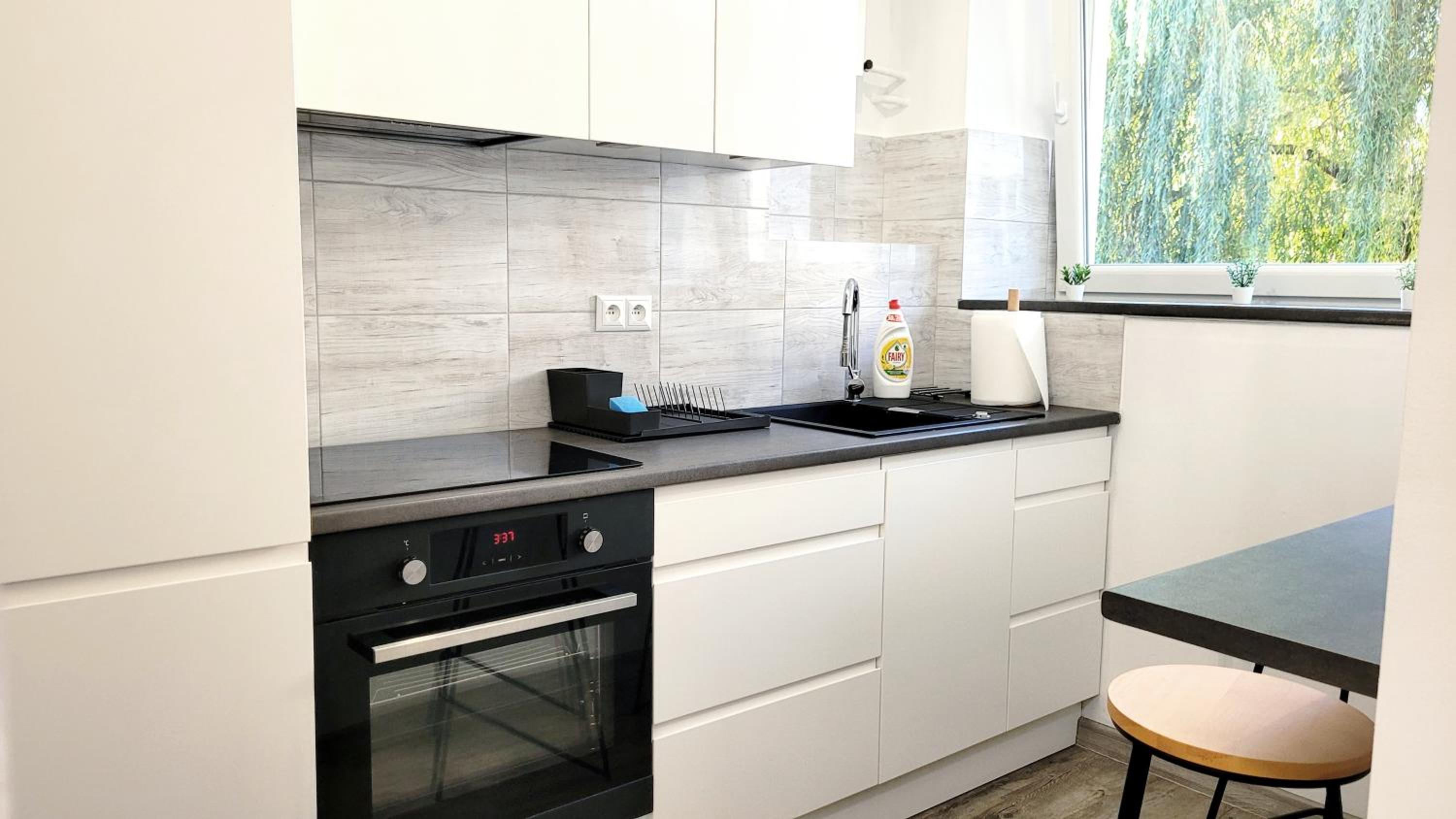 Great Life - apartment next to metro station